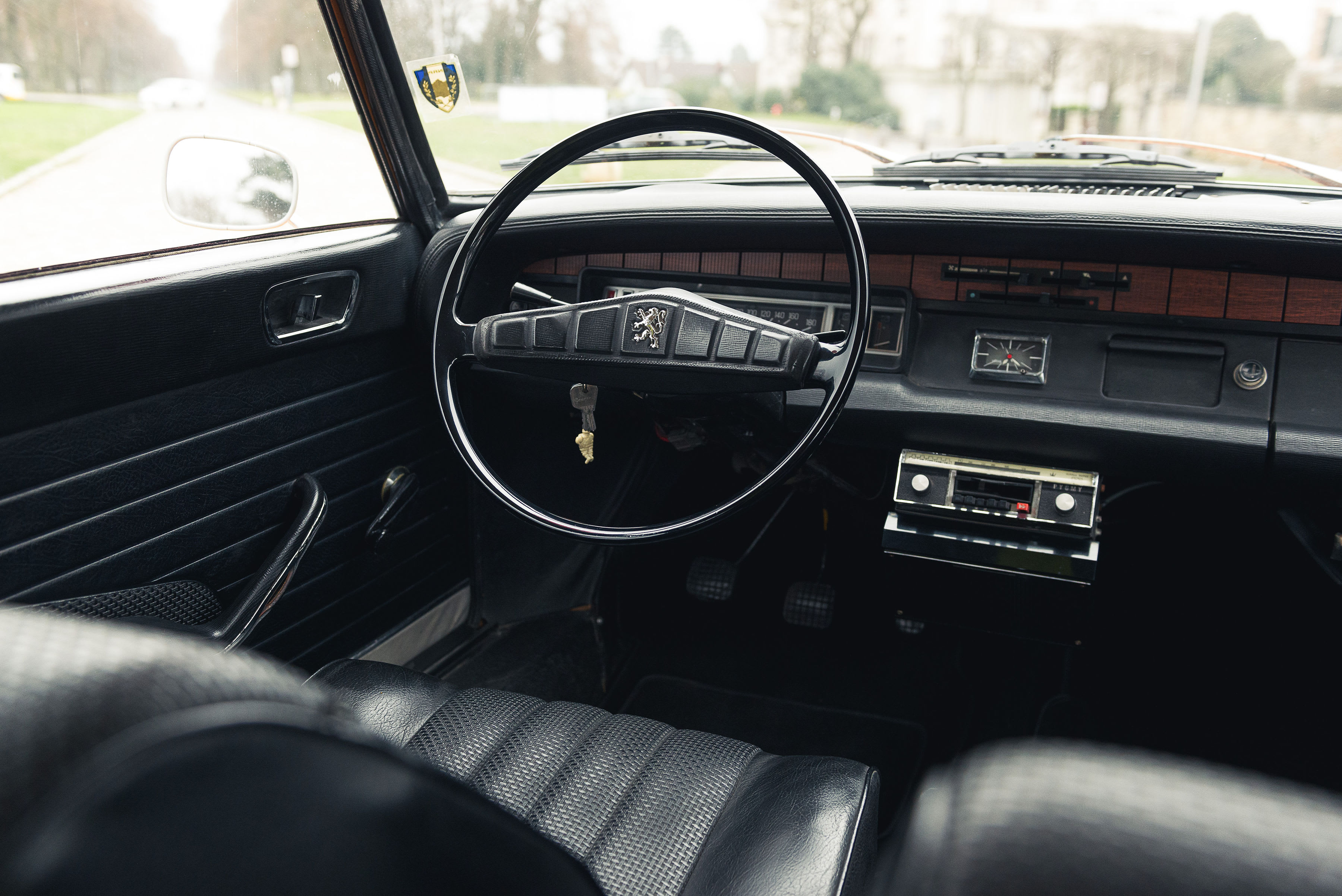 PEUGEOT 304 1970 used interior (1)