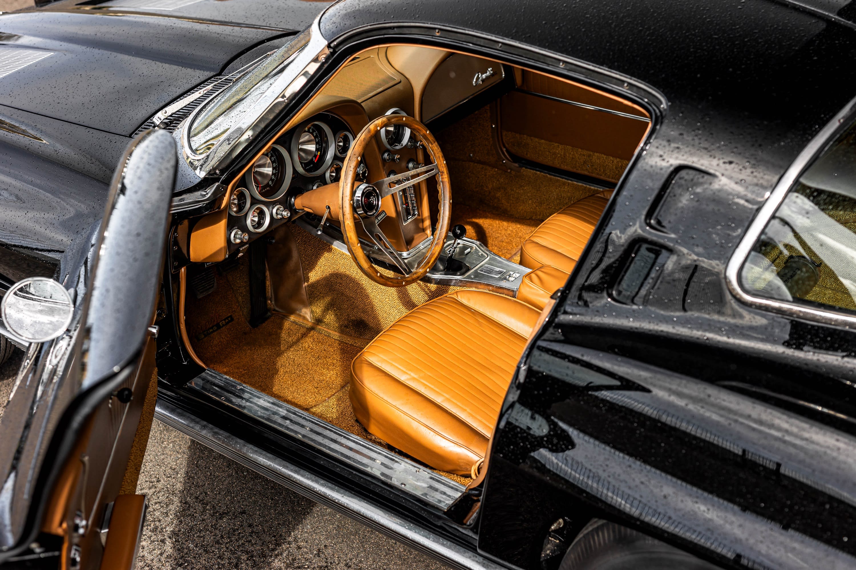 CHEVROLET Corvette C2 Sting Ray 1963 occasion intérieur (1)