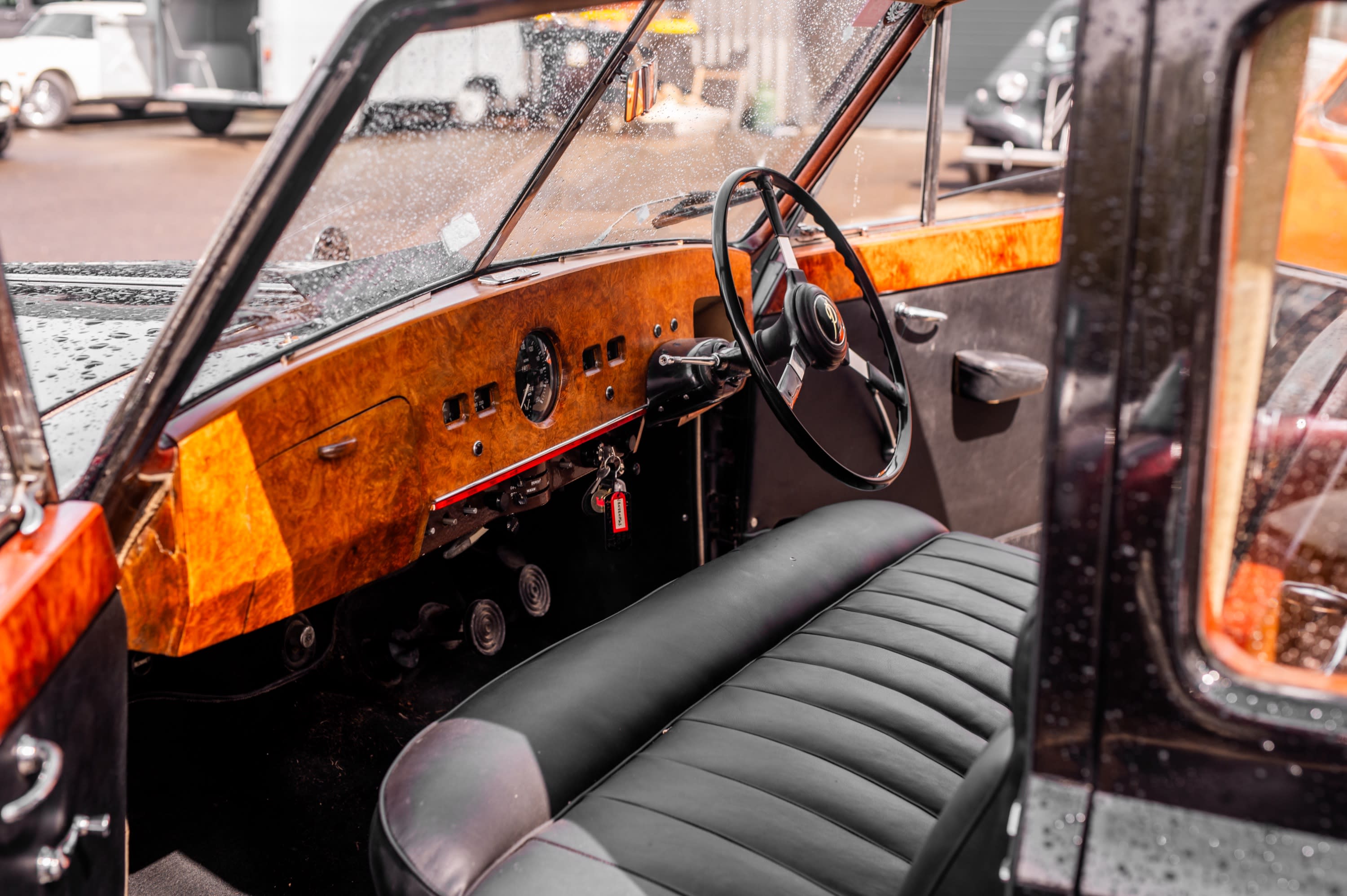 AUSTIN Princess Vanden Plas 1966 occasion intérieur (1)