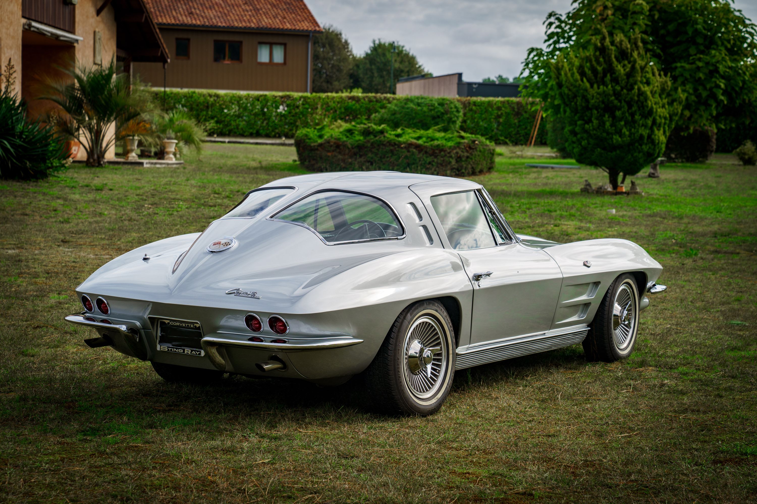 CHEVROLET Corvette C2 Sting Ray Split Window 1963 used video (1)