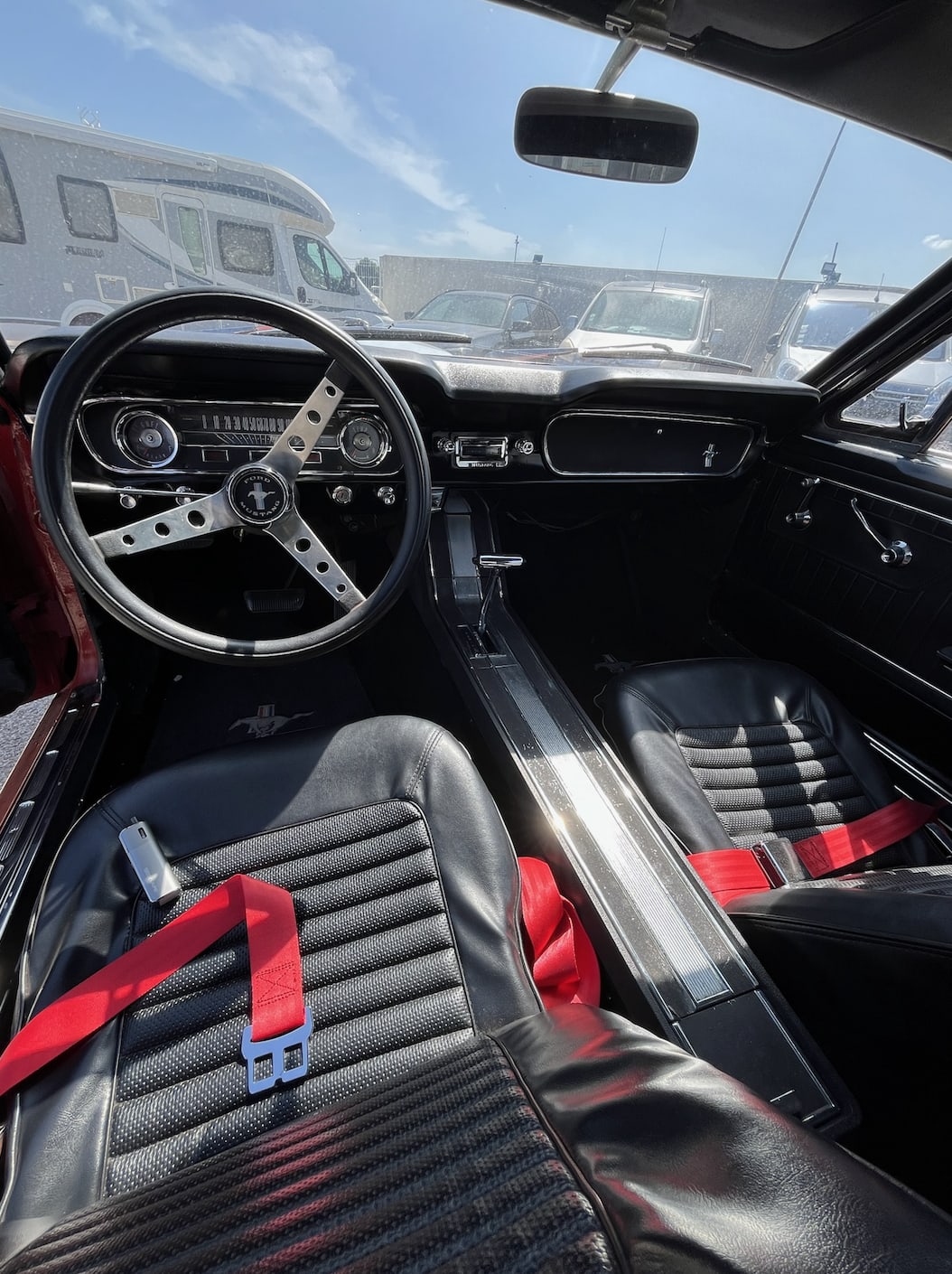 FORD Mustang 289ci 1965 occasion intérieur (1)