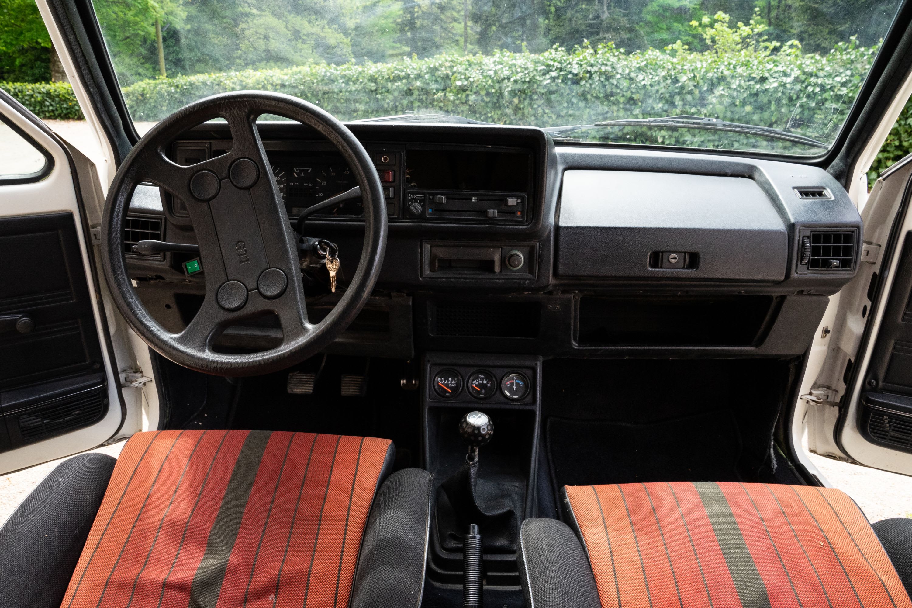 VOLKSWAGEN Golf I Gti 1600  1982 occasion intérieur (1)