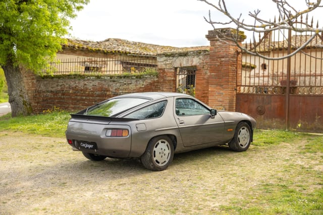 Porsche 928 S2