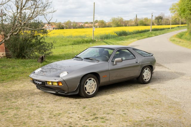 Porsche 928 S2