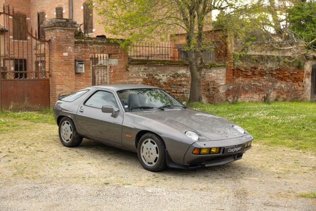Porsche 928 S2