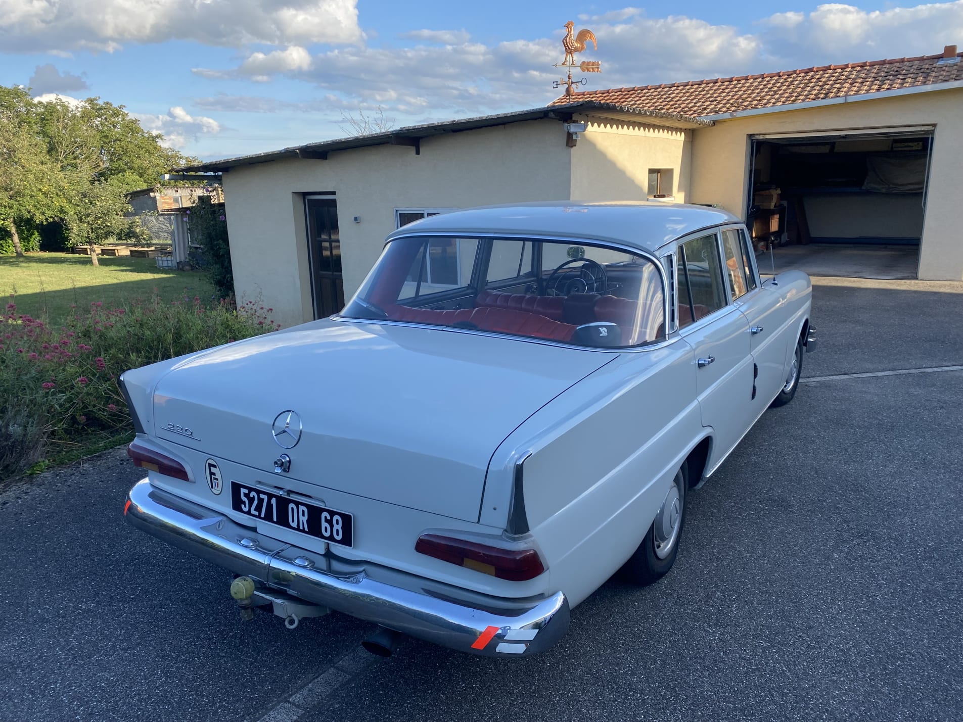 MERCEDES-BENZ 220 w111 1960