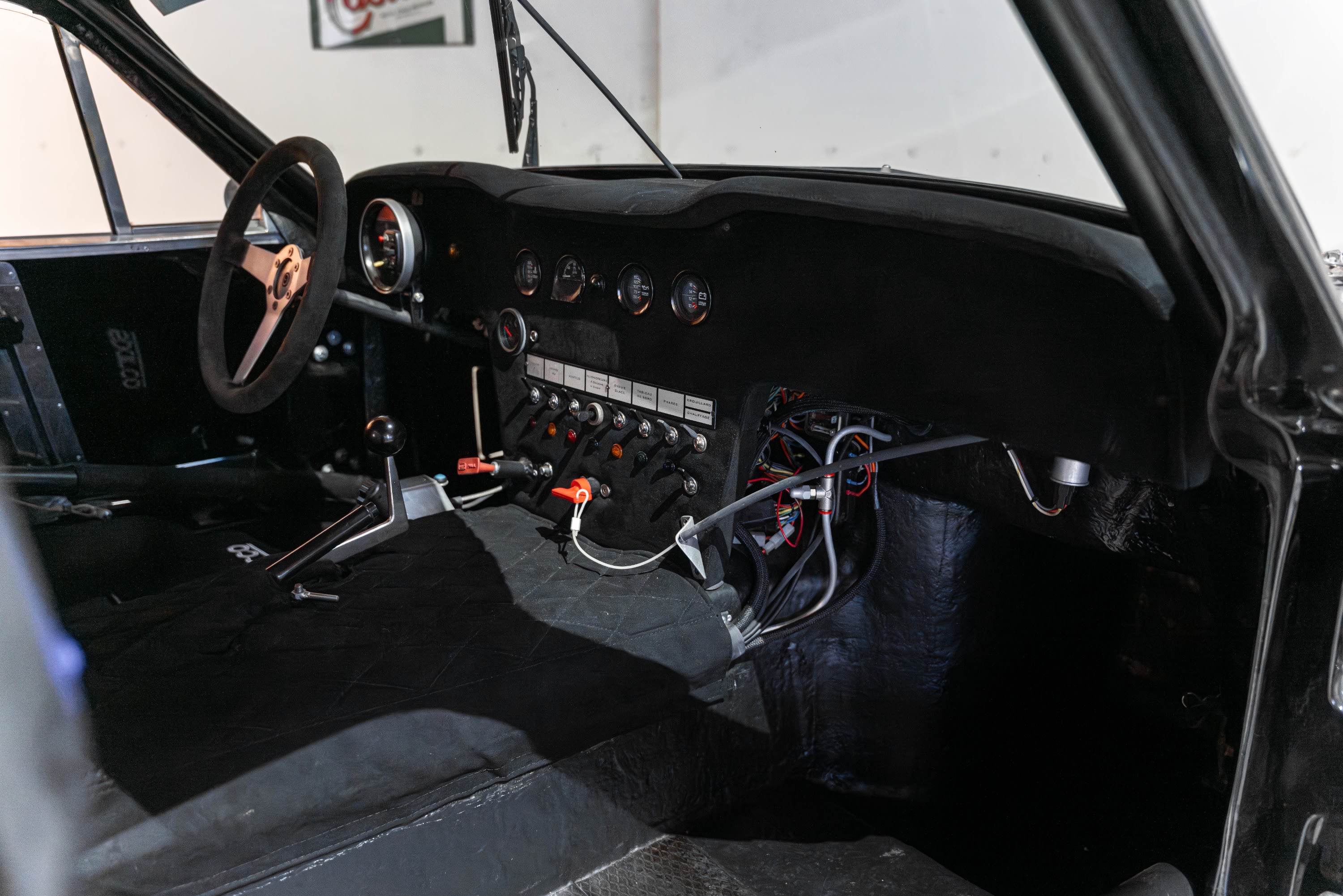 TVR Tuscan V8 Swb 1967 occasion intérieur (1)