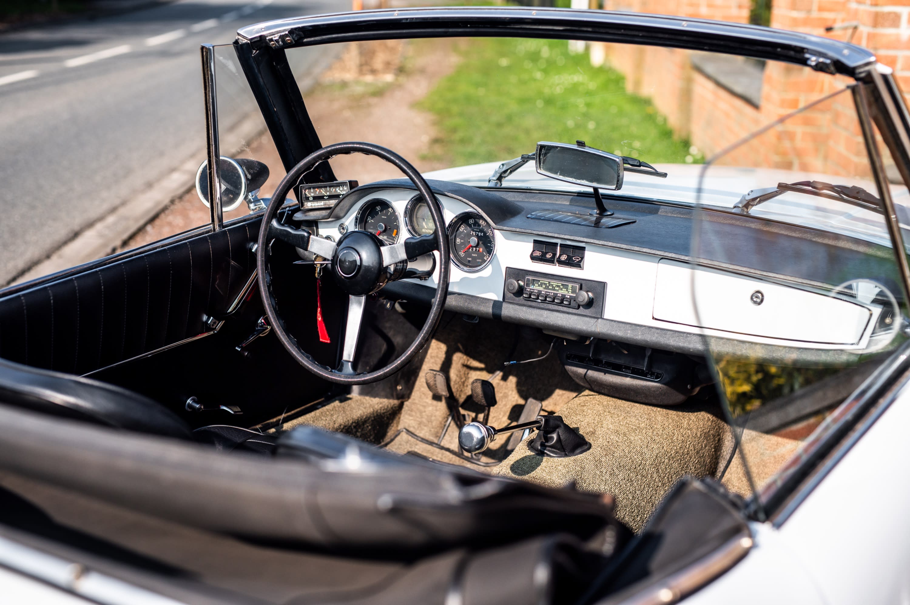 FIAT Neckar St Trop 1965 used interior (1)