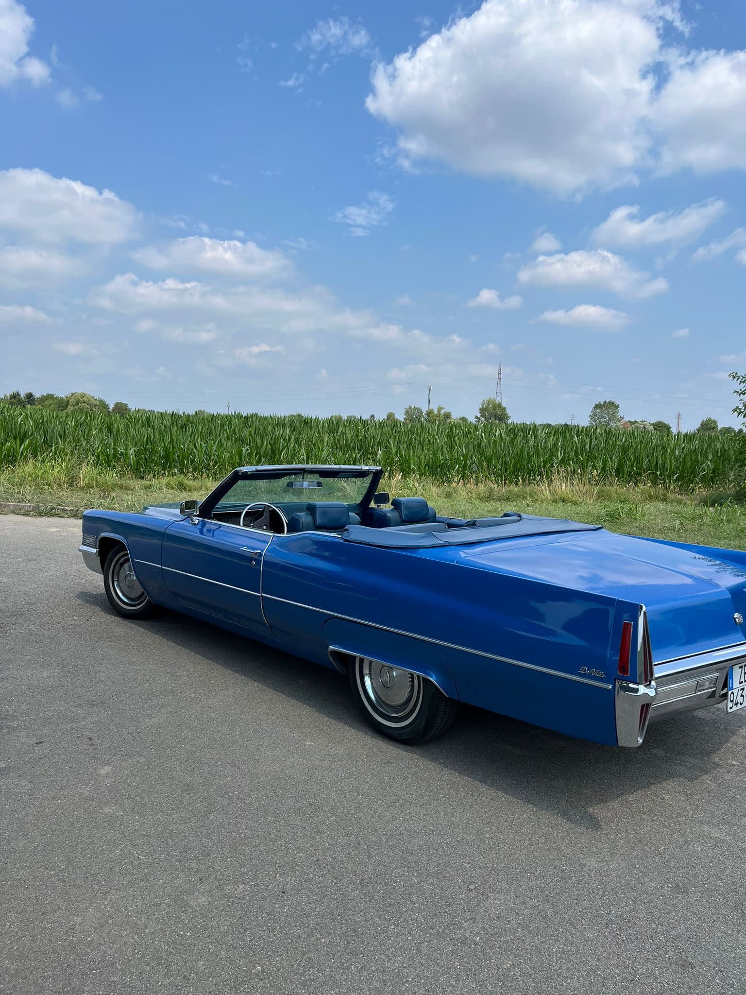 CADILLAC De Ville Cabriolet 1970 occasion extérieur (2)