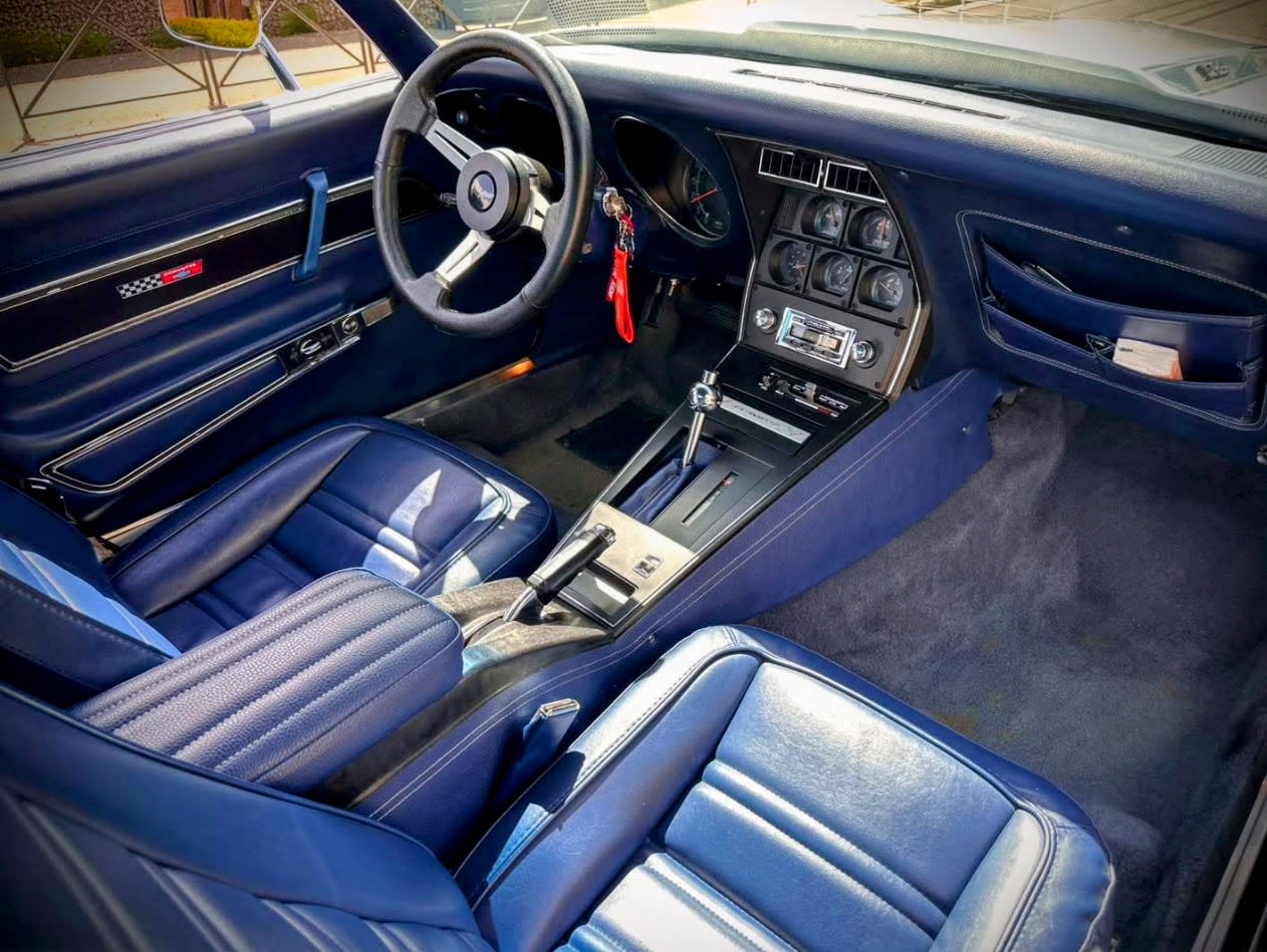 CHEVROLET Corvette C3 1977 occasion intérieur (1)