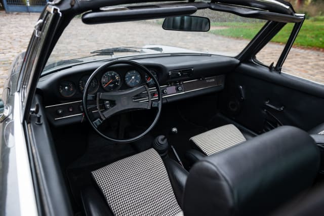 Porsche 911 2.2 T Targa