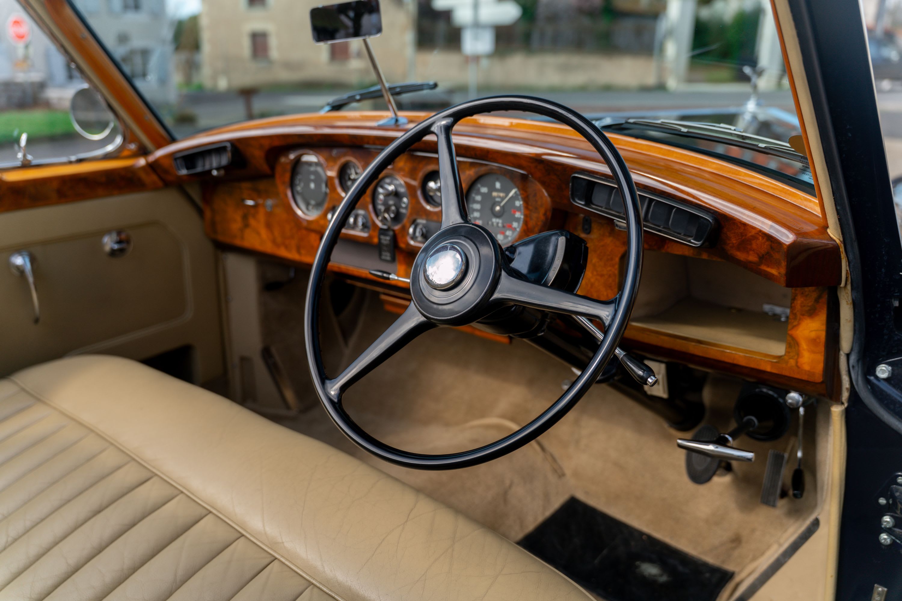 ROLLS ROYCE Silver Cloud Ii Dhc 1961 occasion intérieur (1)