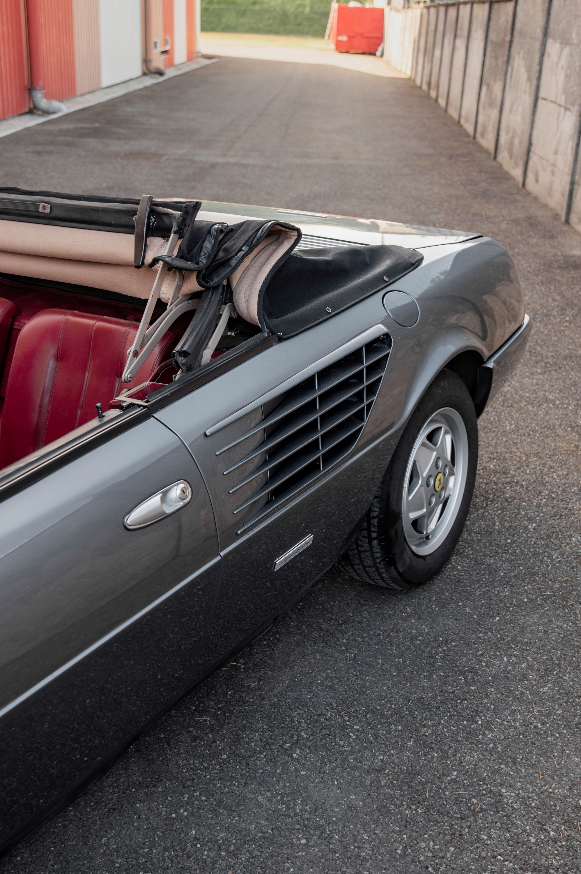 FERRARI Mondial 3.2 Cabriolet 1986 occasion détails (1)