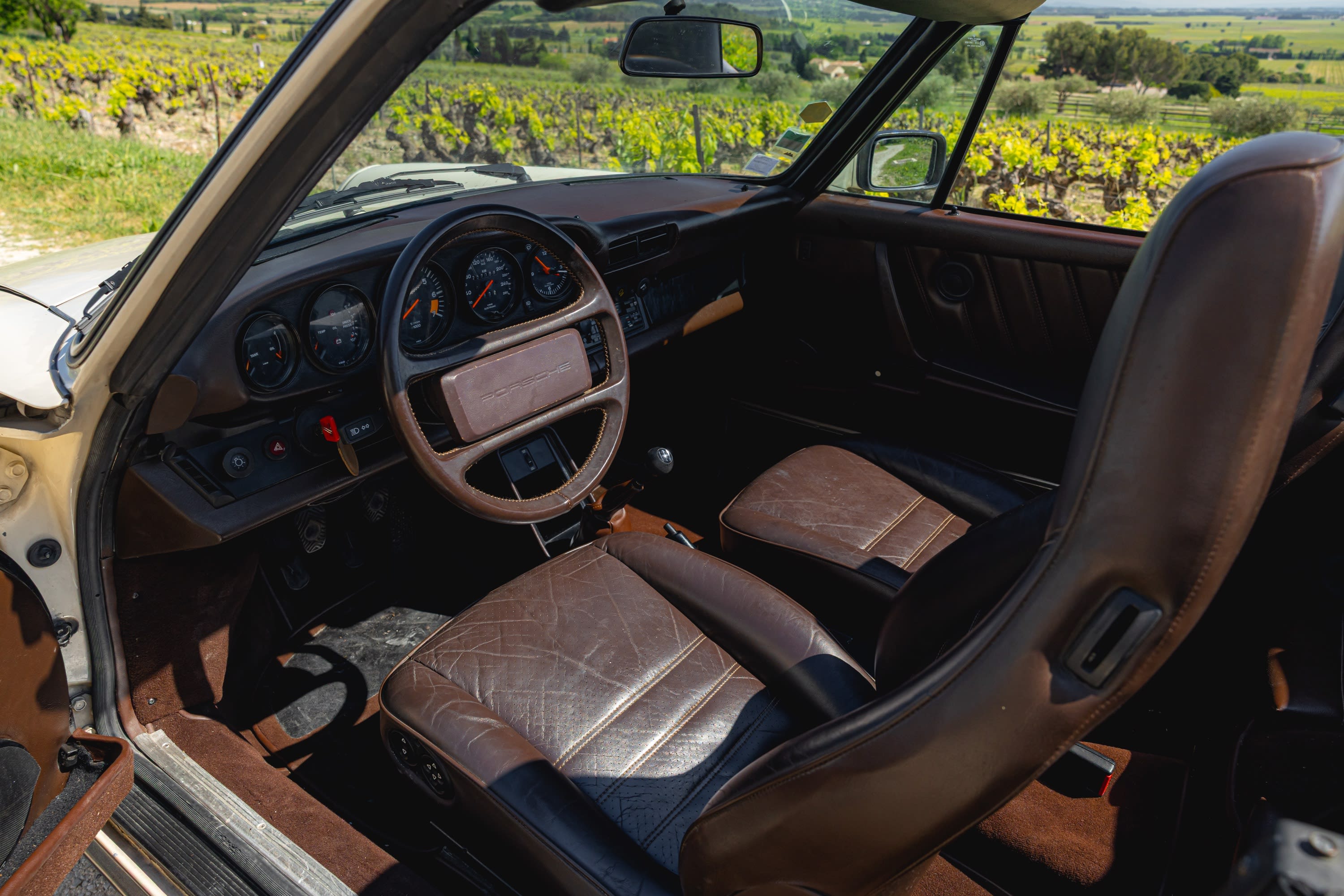 PORSCHE 911 Classic 1964-1989 Carrera 1985 used interior (1)