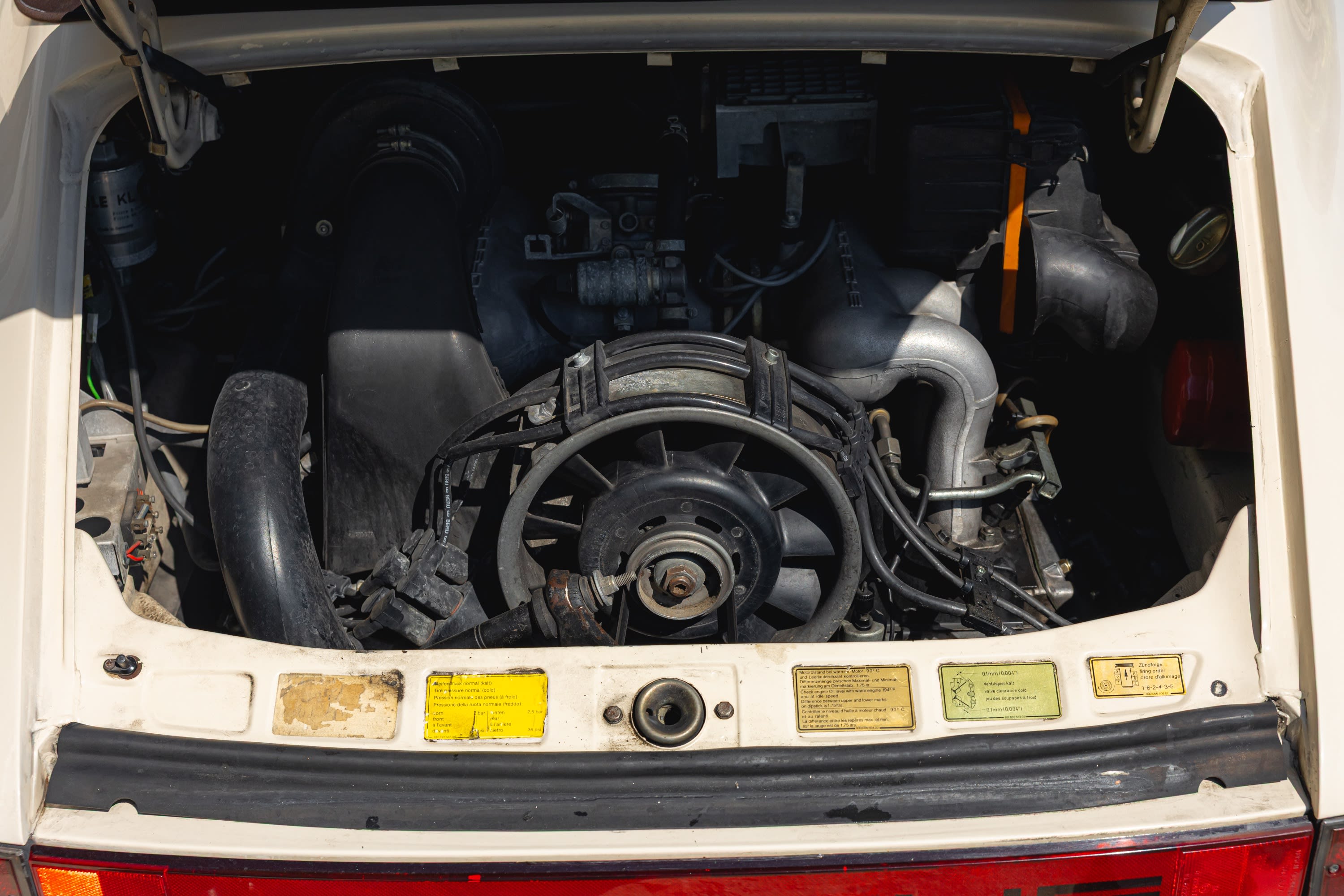 PORSCHE 911 Classic 1964-1989 Carrera 1985 used mechanical (1)