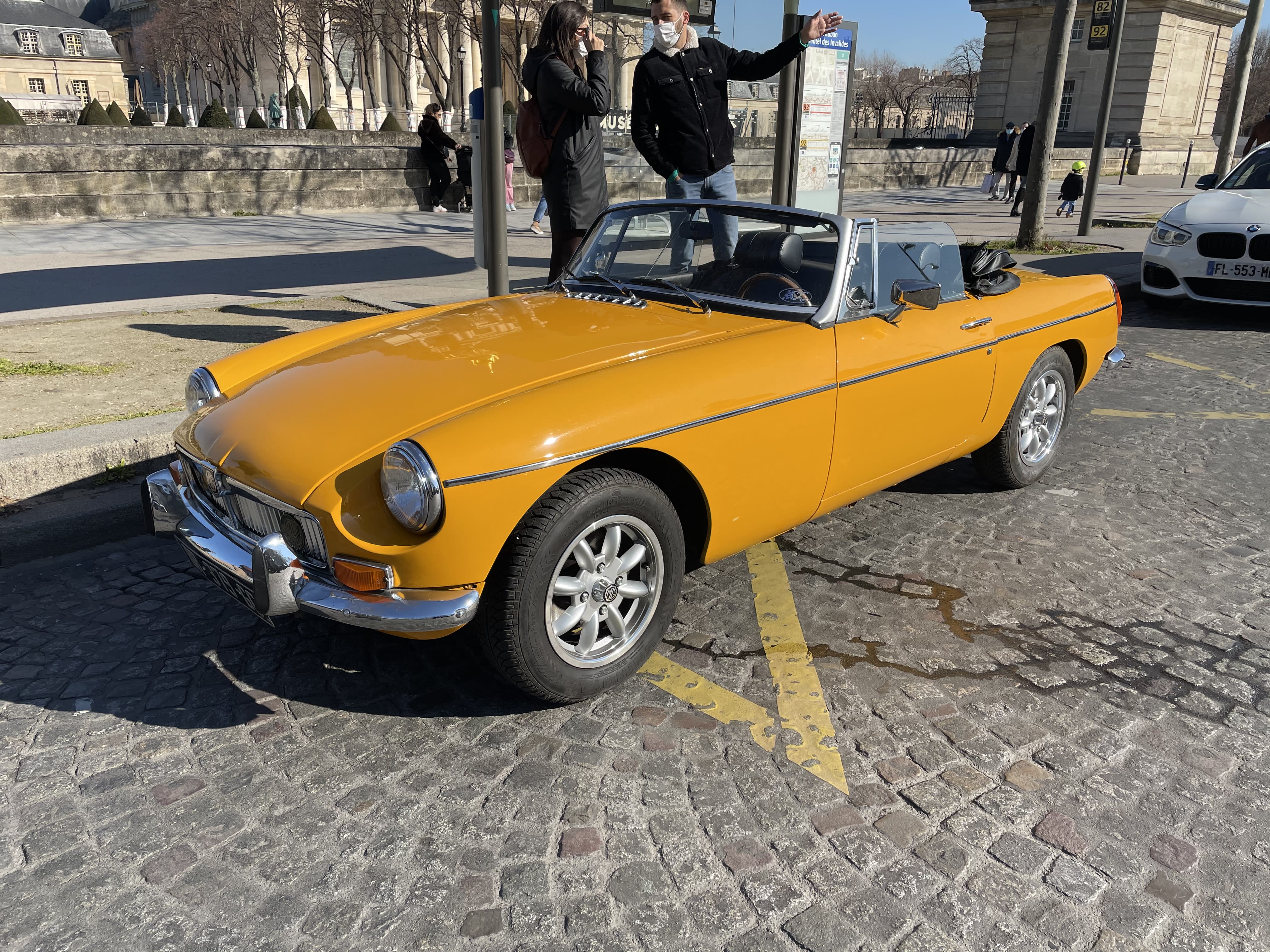 Mg B