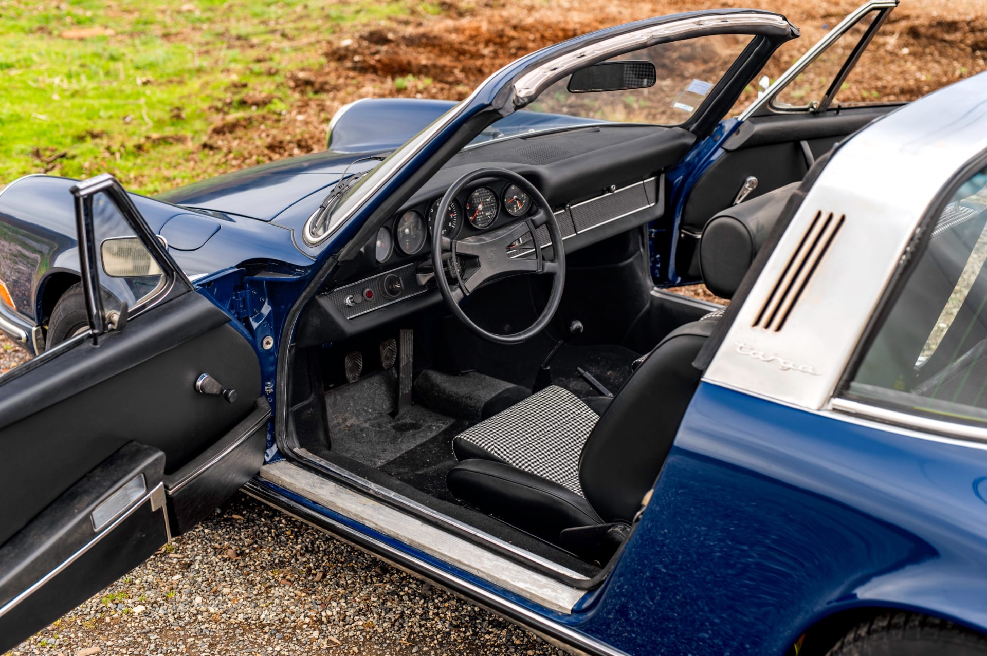 PORSCHE 911 Targa Classic 2.2 T  1971 occasion intérieur (1)
