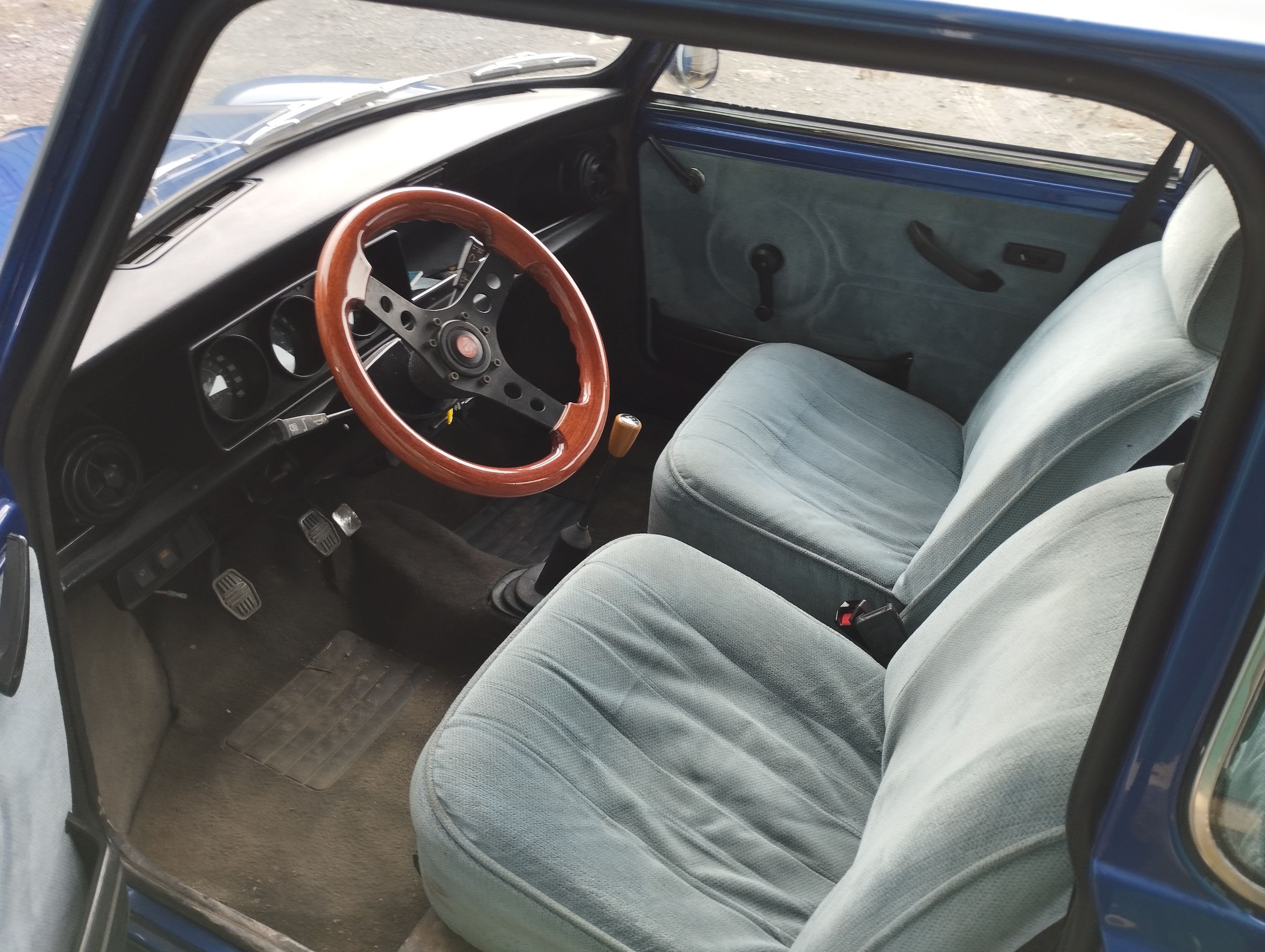 AUSTIN Mini Mk4 Mayfair 1983 used interior (1)