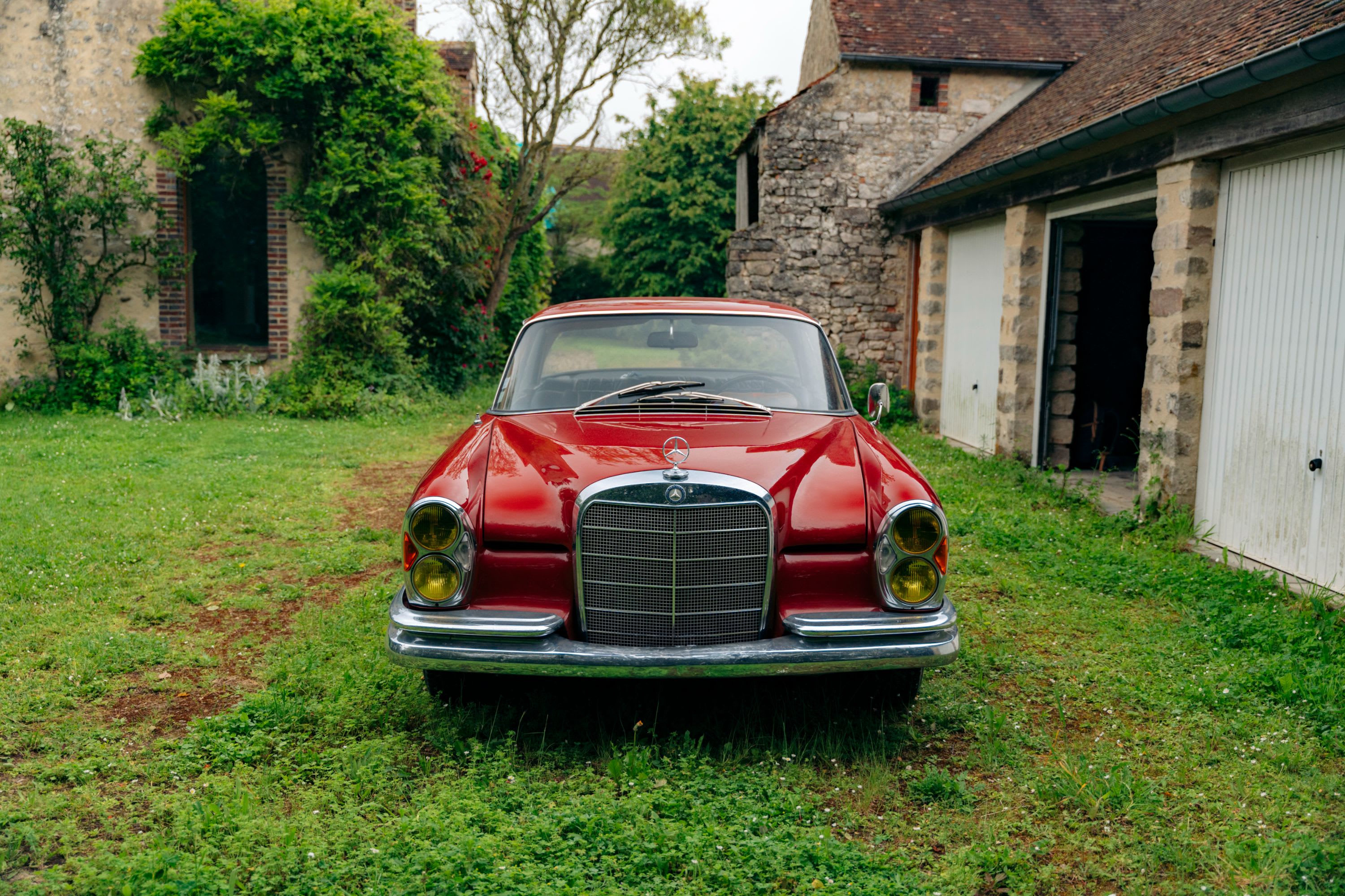 MERCEDES BENZ W111  250 Se 1967 occasion vidéo (1)