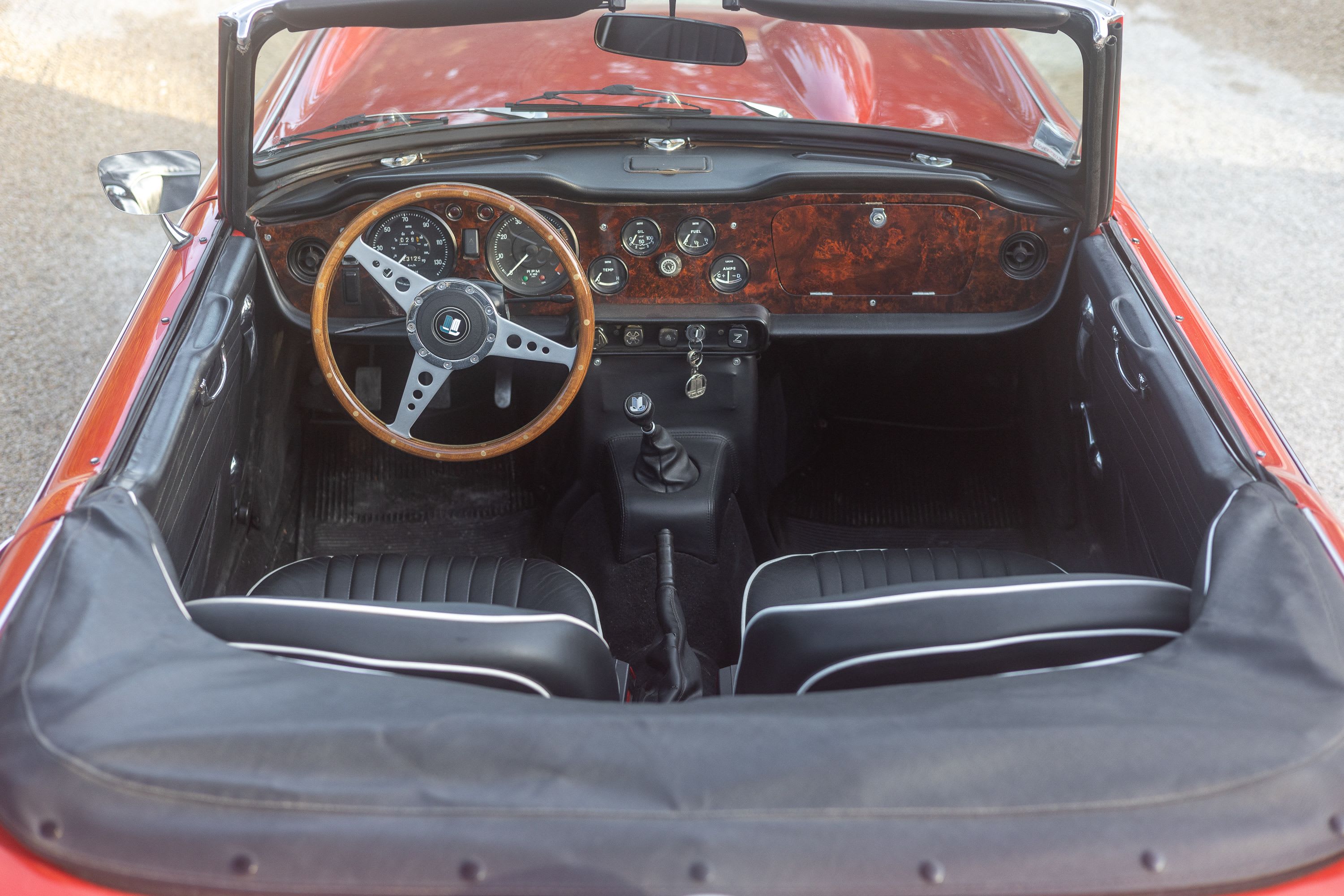 TRIUMPH Tr 250   1968 occasion intérieur (1)