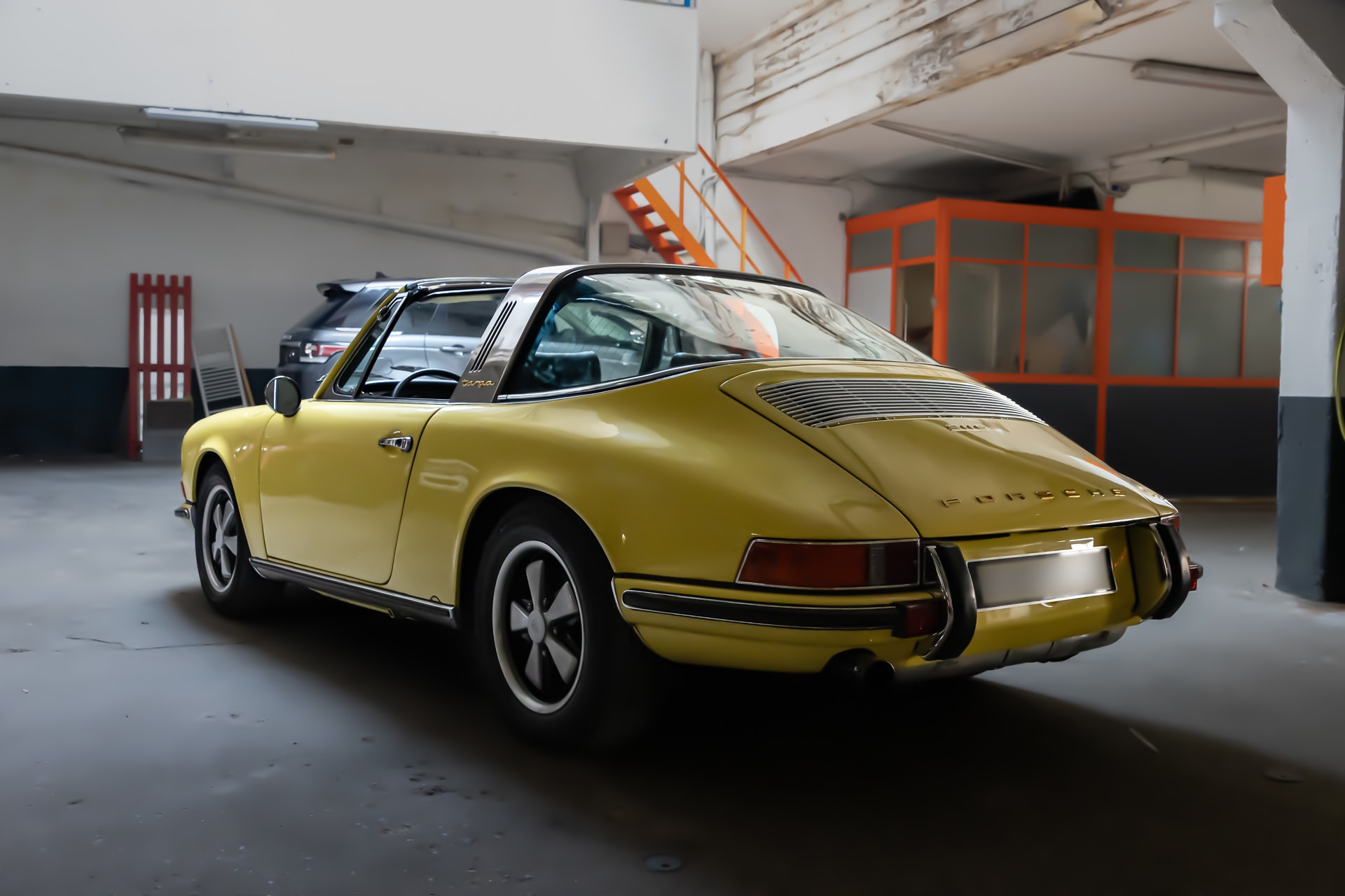 PORSCHE 911 2.0 S Targa 1968 used exterior (2)