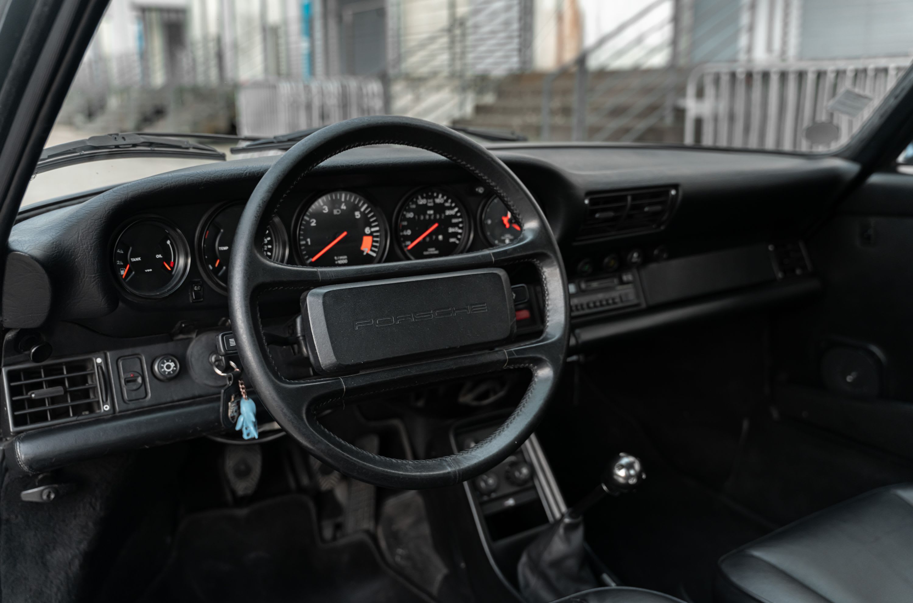 PORSCHE 911 3.2 G50 1986 occasion intérieur (1)