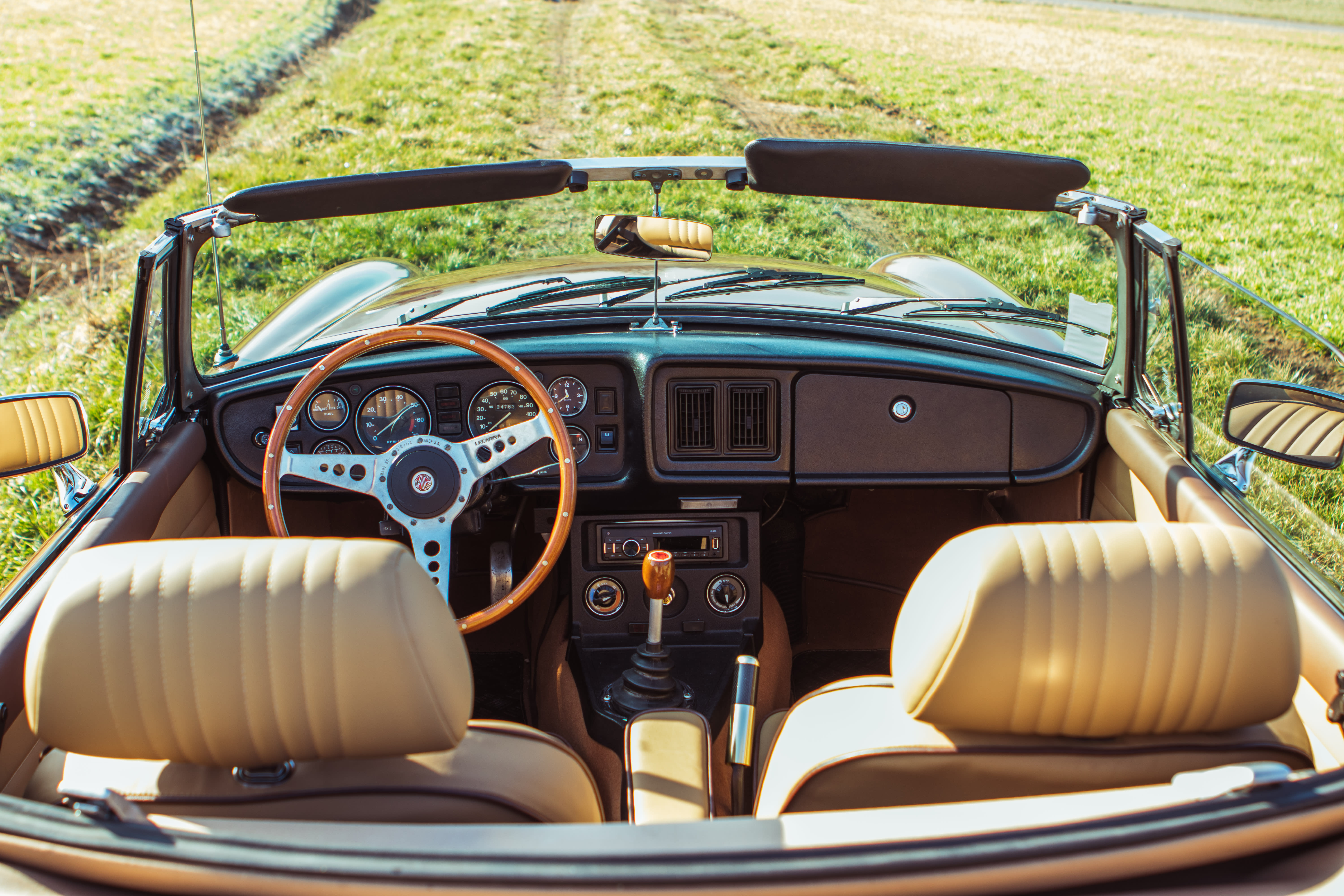 MG B 1979 used interior (1)