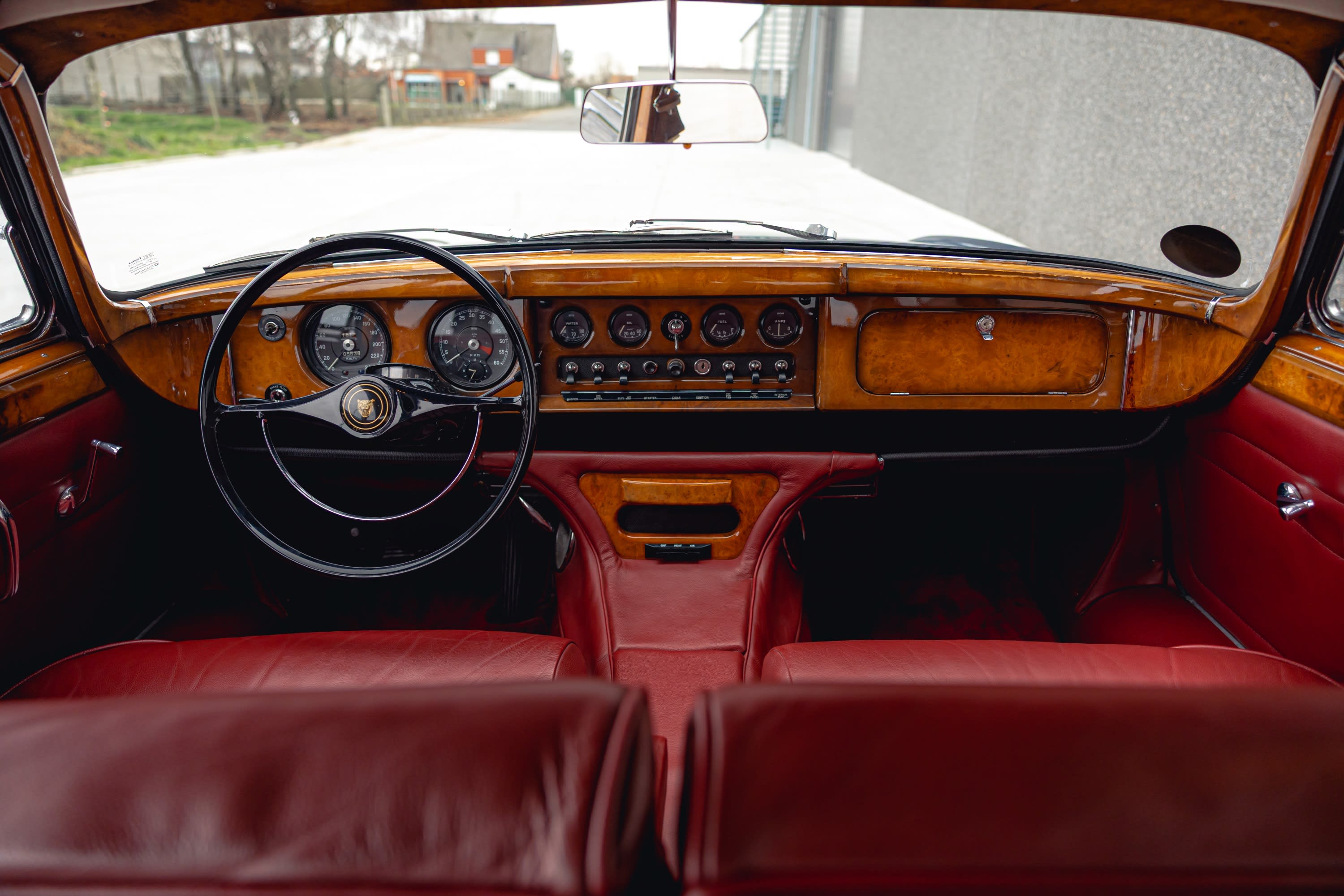 JAGUAR Mark X 1962 occasion intérieur (1)