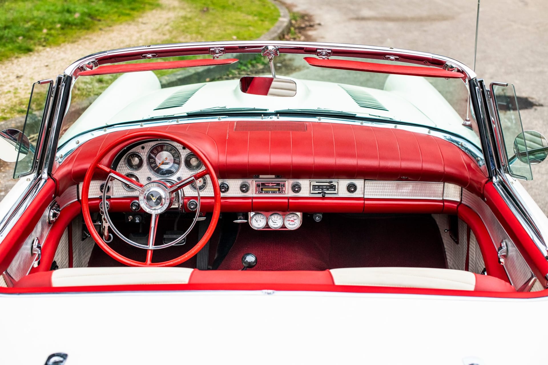 Ford Thunderbird  