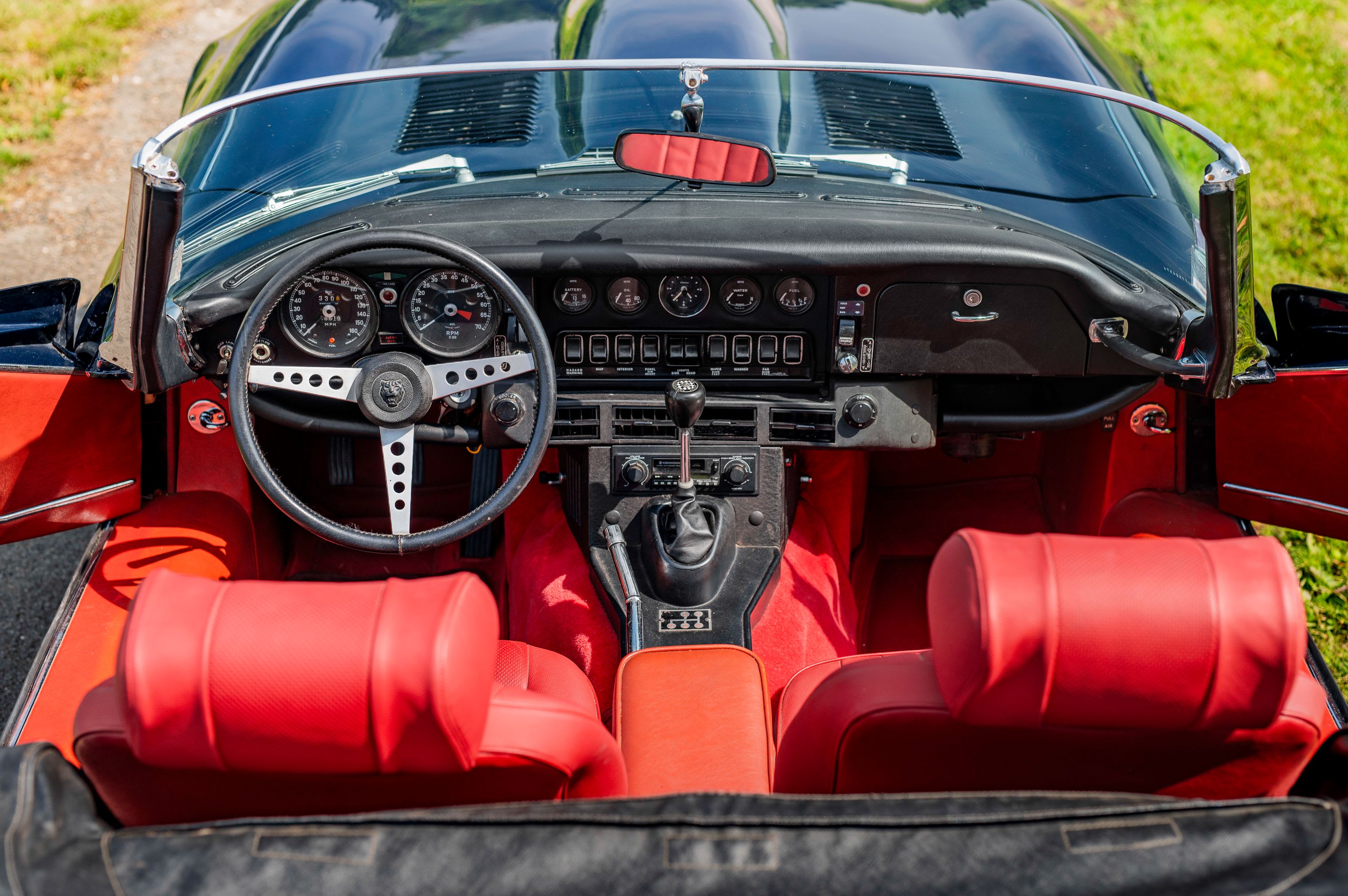 JAGUAR Type E V12 1974 used interior (1)