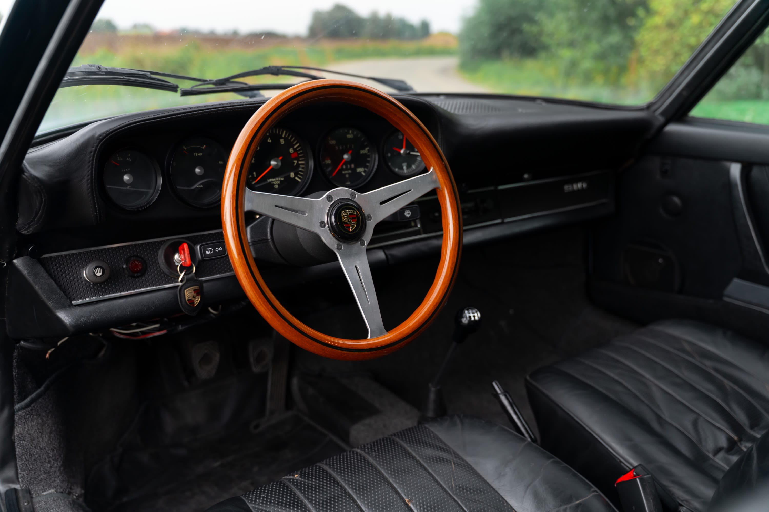PORSCHE 911 2.2 T 1970 occasion intérieur (1)