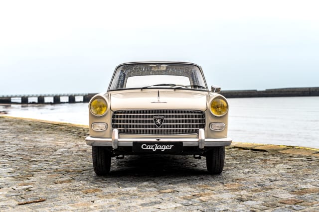 Peugeot 404