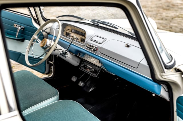 Peugeot 404