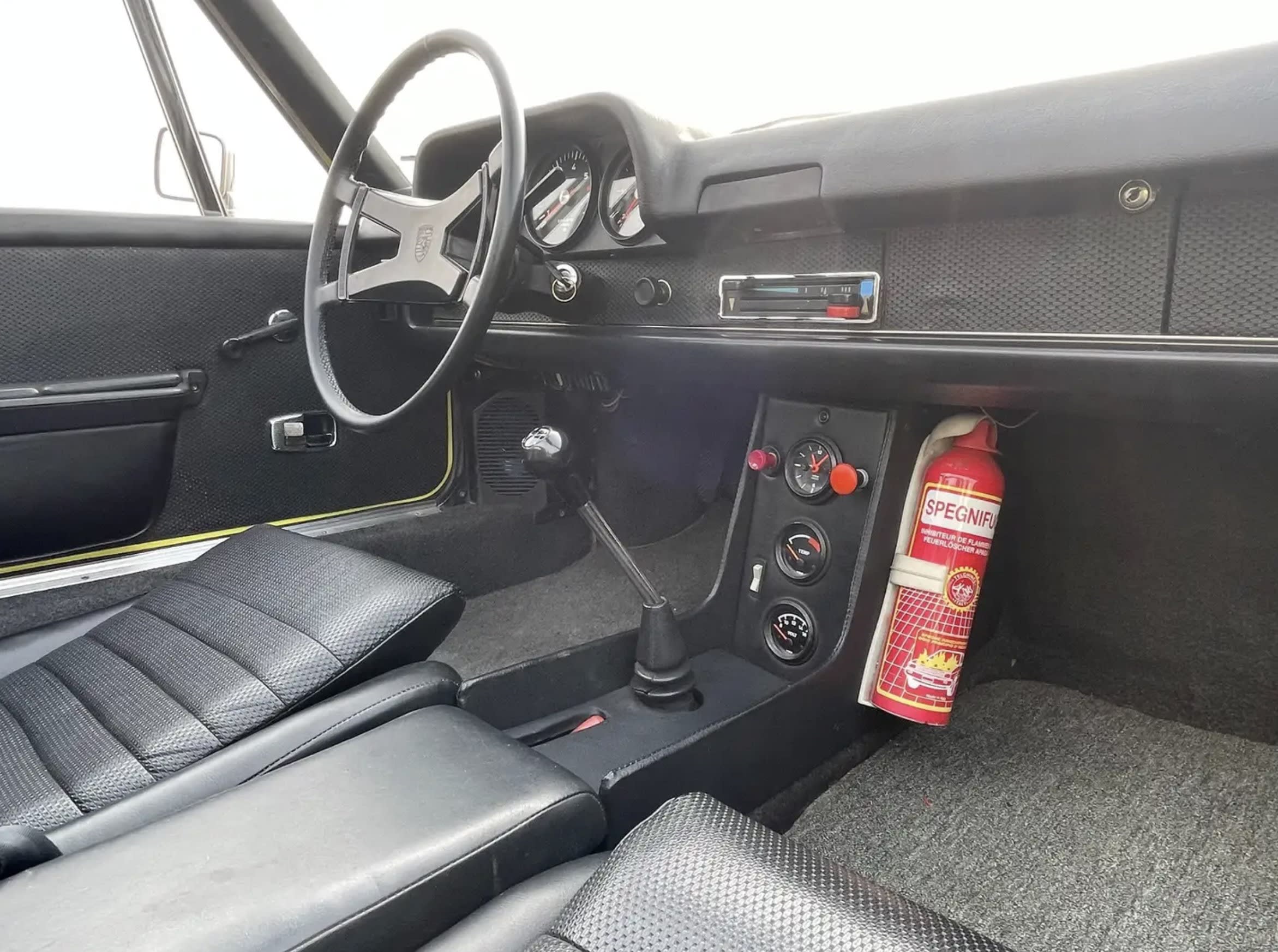 PORSCHE 914/4 1972 used interior (1)