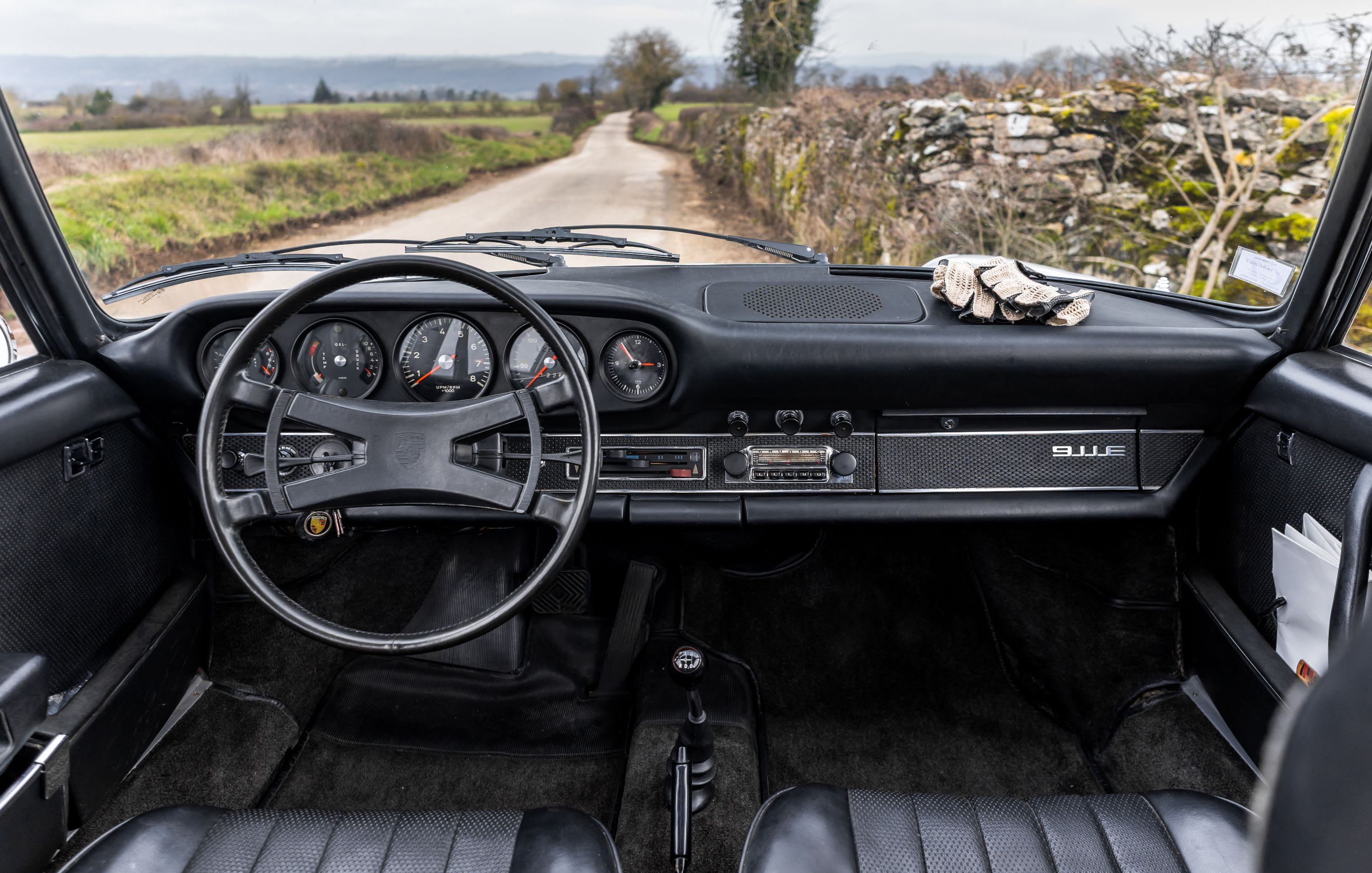 PORSCHE 911 Classic 2.0 E  1969 occasion intérieur (1)