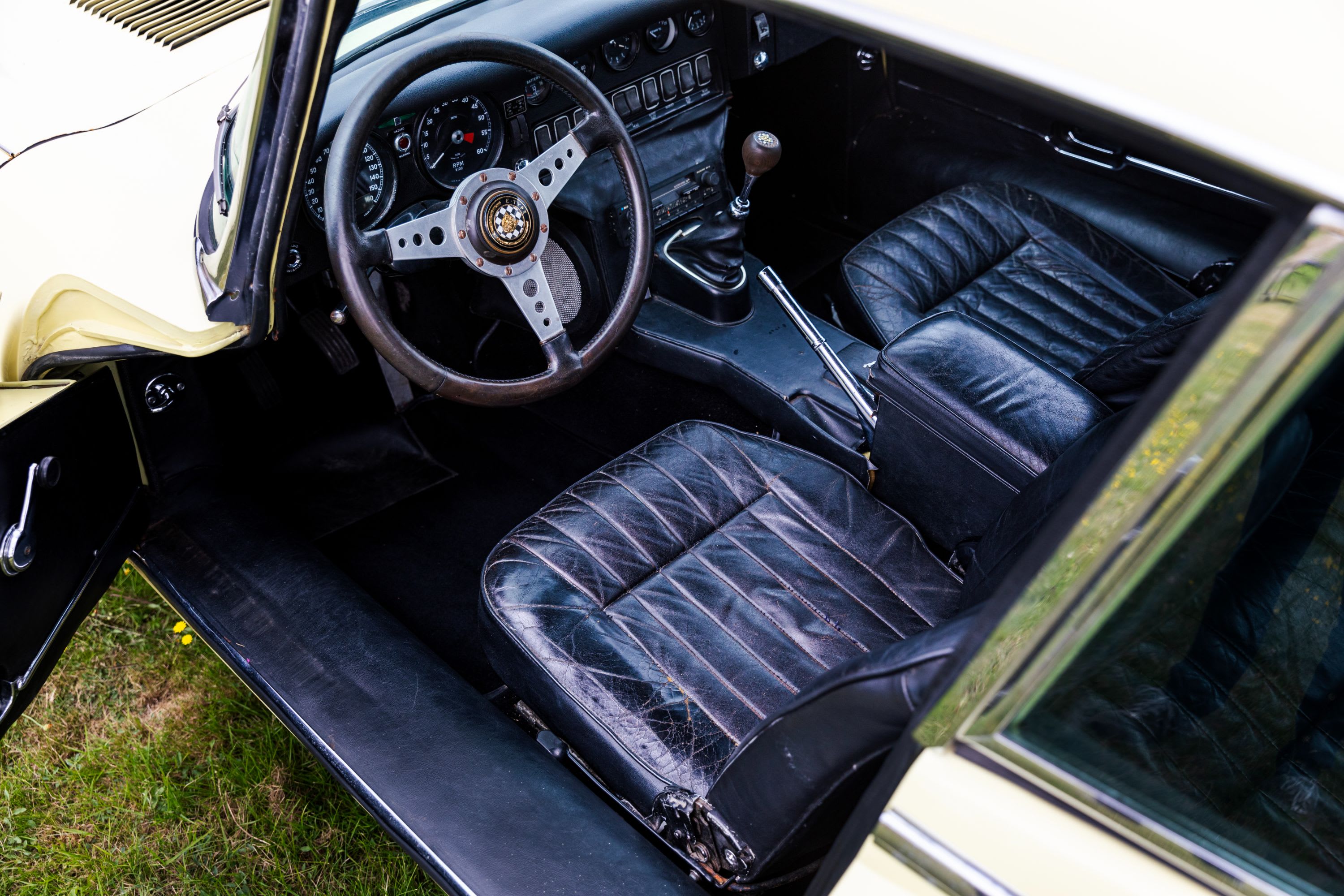 JAGUAR Type E Series 1.5 2+2 1968 occasion intérieur (1)