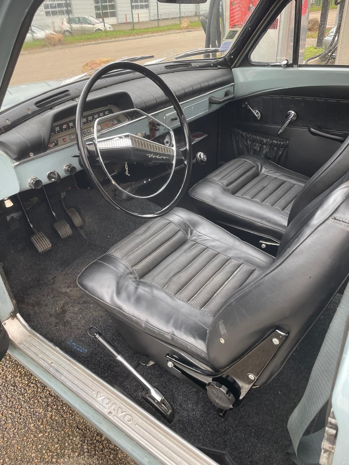 VOLVO 122 S 1965 occasion intérieur (1)