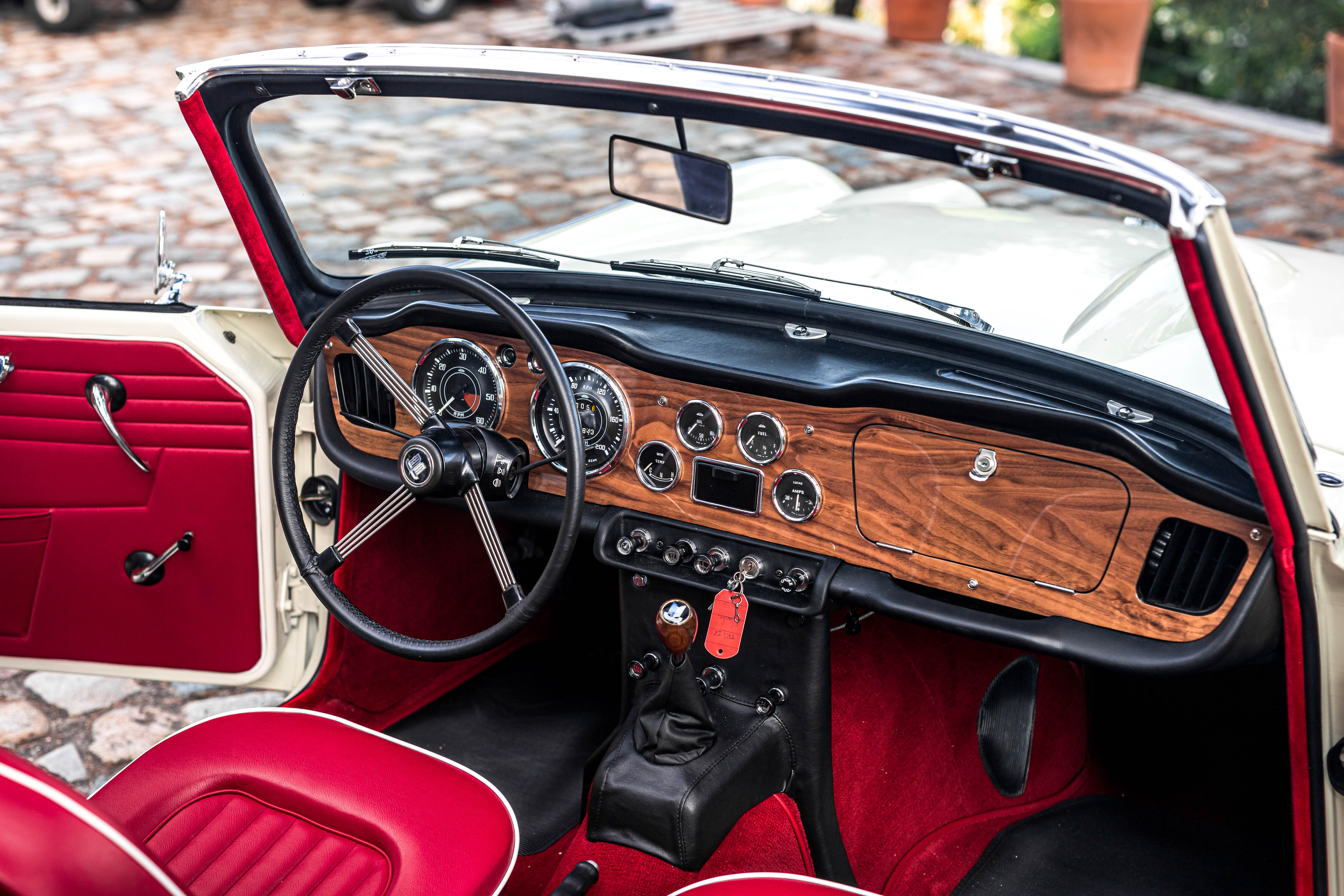 TRIUMPH Tr4 A Irs 1966 occasion intérieur (1)