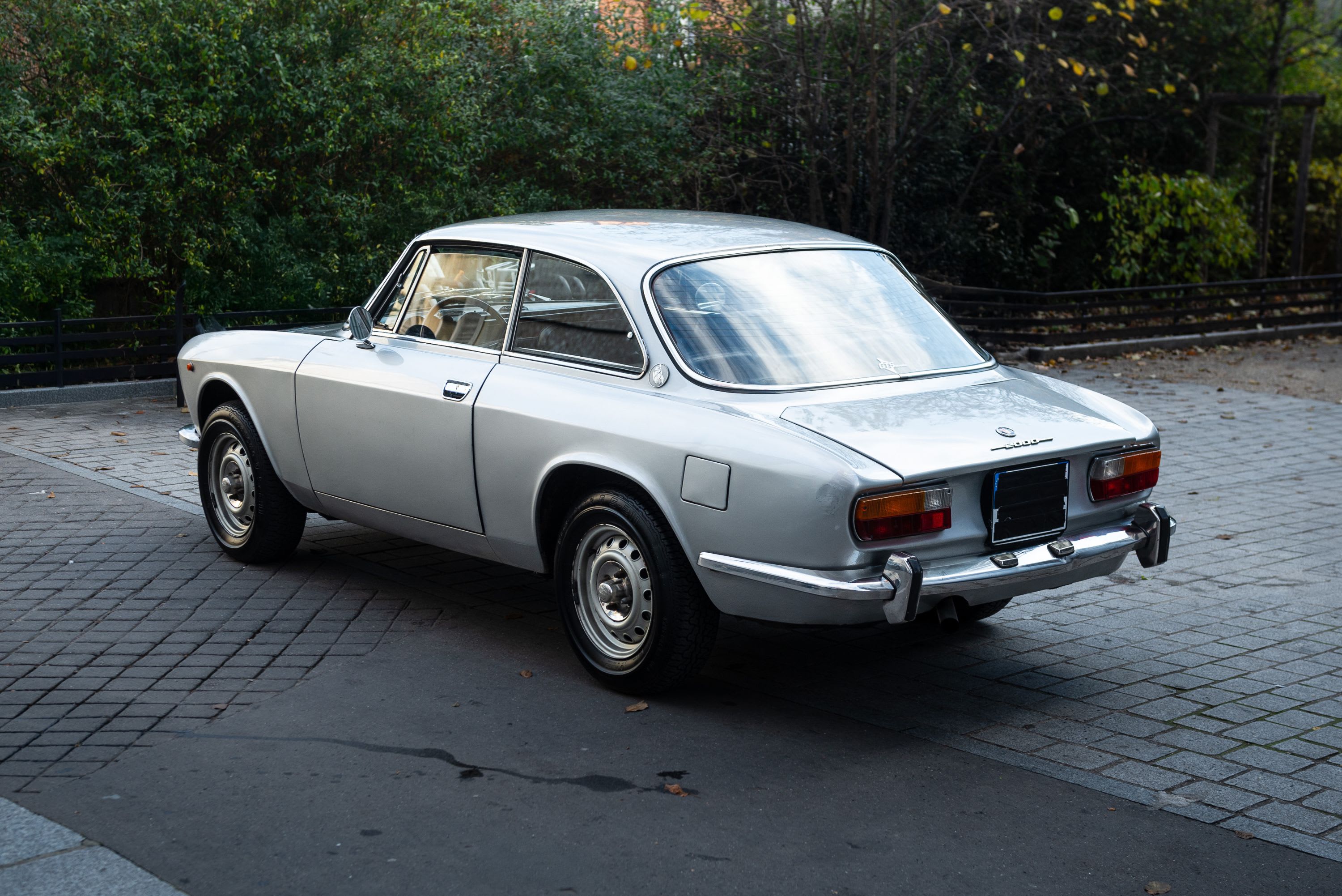 ALFA ROMEO 2000  Gtv 1975 occasion extérieur (2)