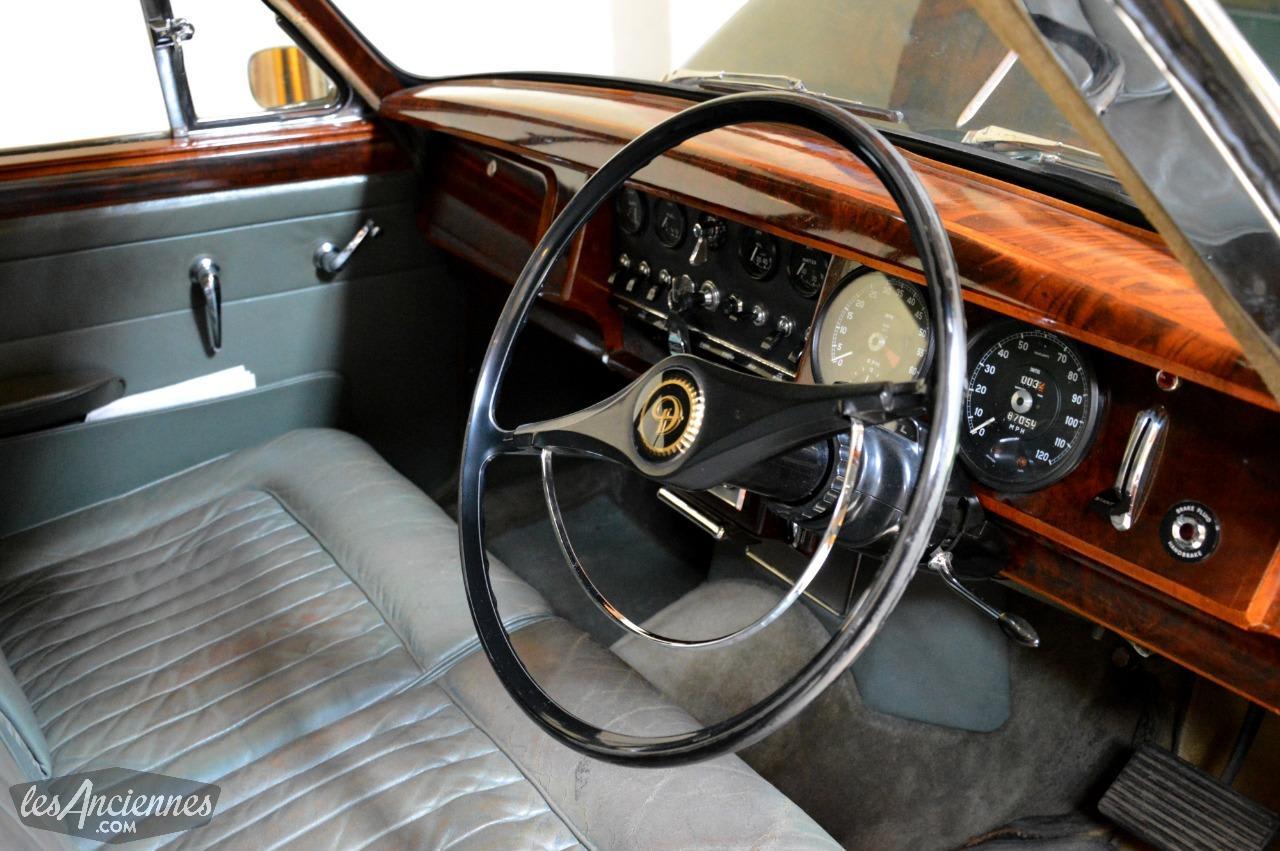 JAGUAR DAIMLER 250 V8 Automatic 1964 occasion intérieur (1)