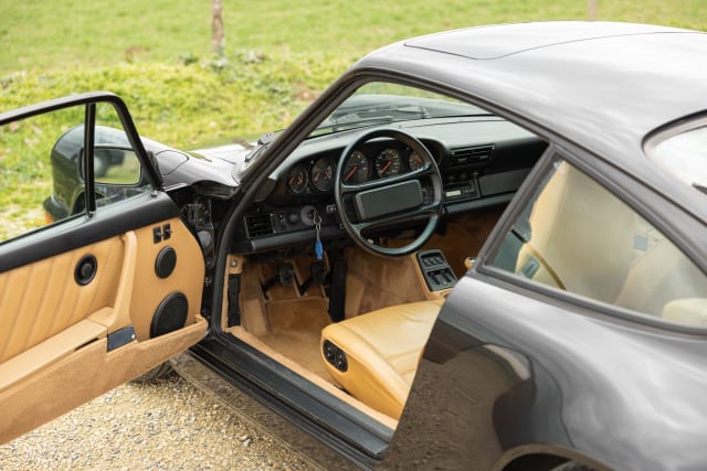 Porsche 911 964 Carrera 4