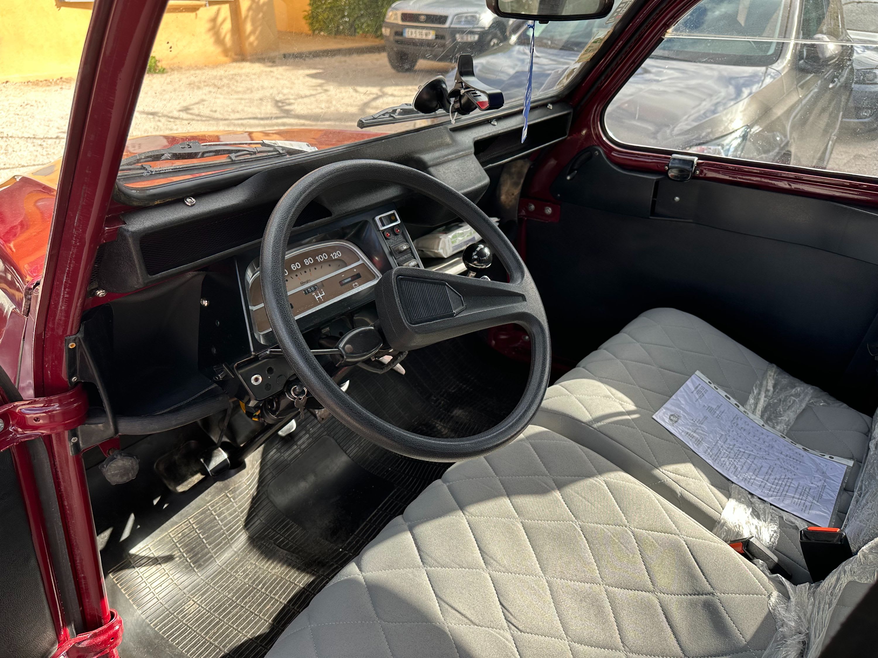 CITROEN 2 Cv 6 Charleston 1982 occasion intérieur (1)