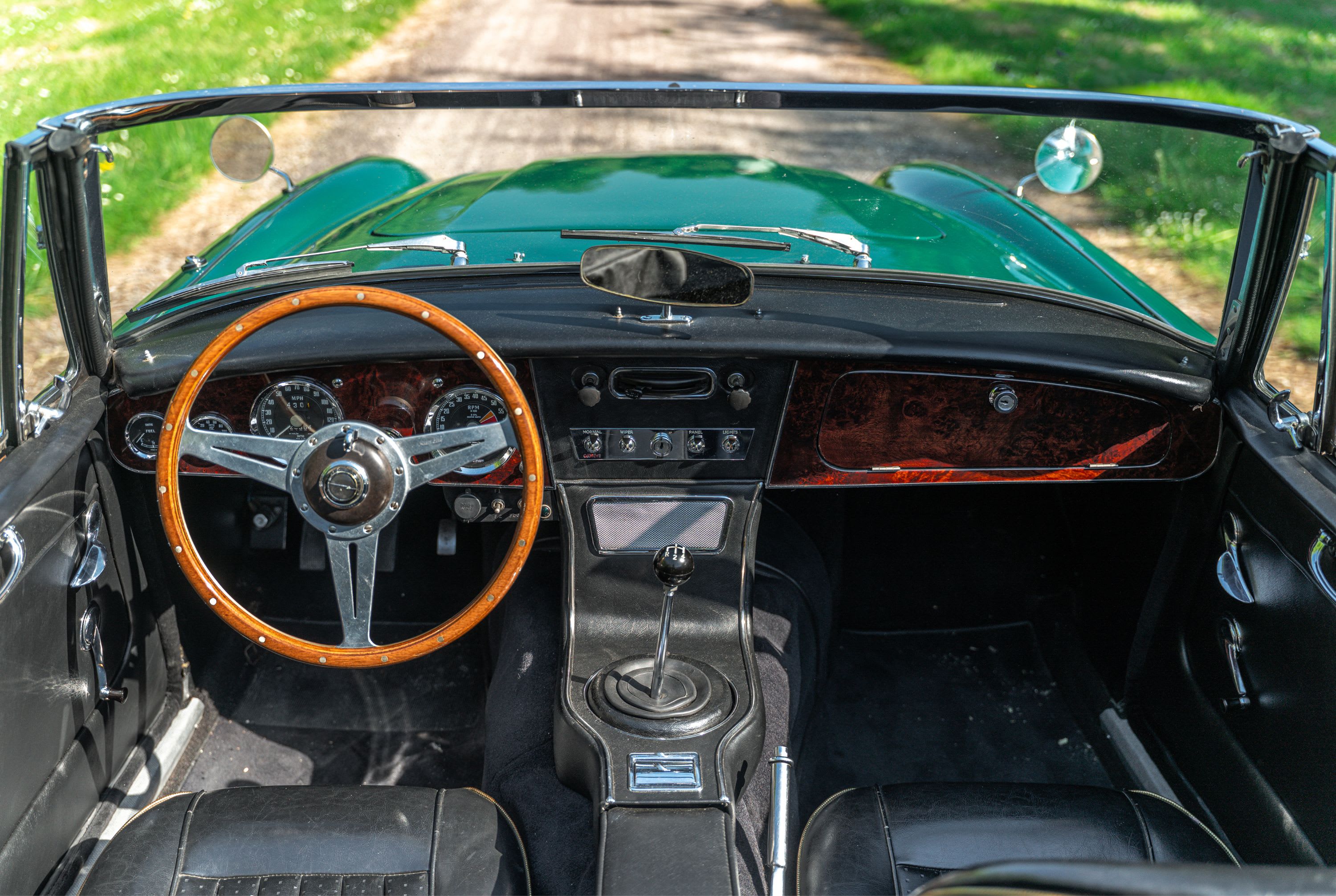 AUSTIN HEALEY 3000 Mark Iii    1965 used interior (1)