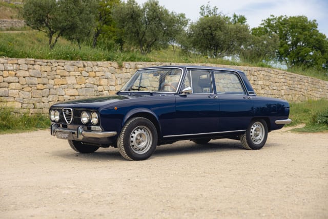 Alfa Romeo 2000 Berlina Tipo 105