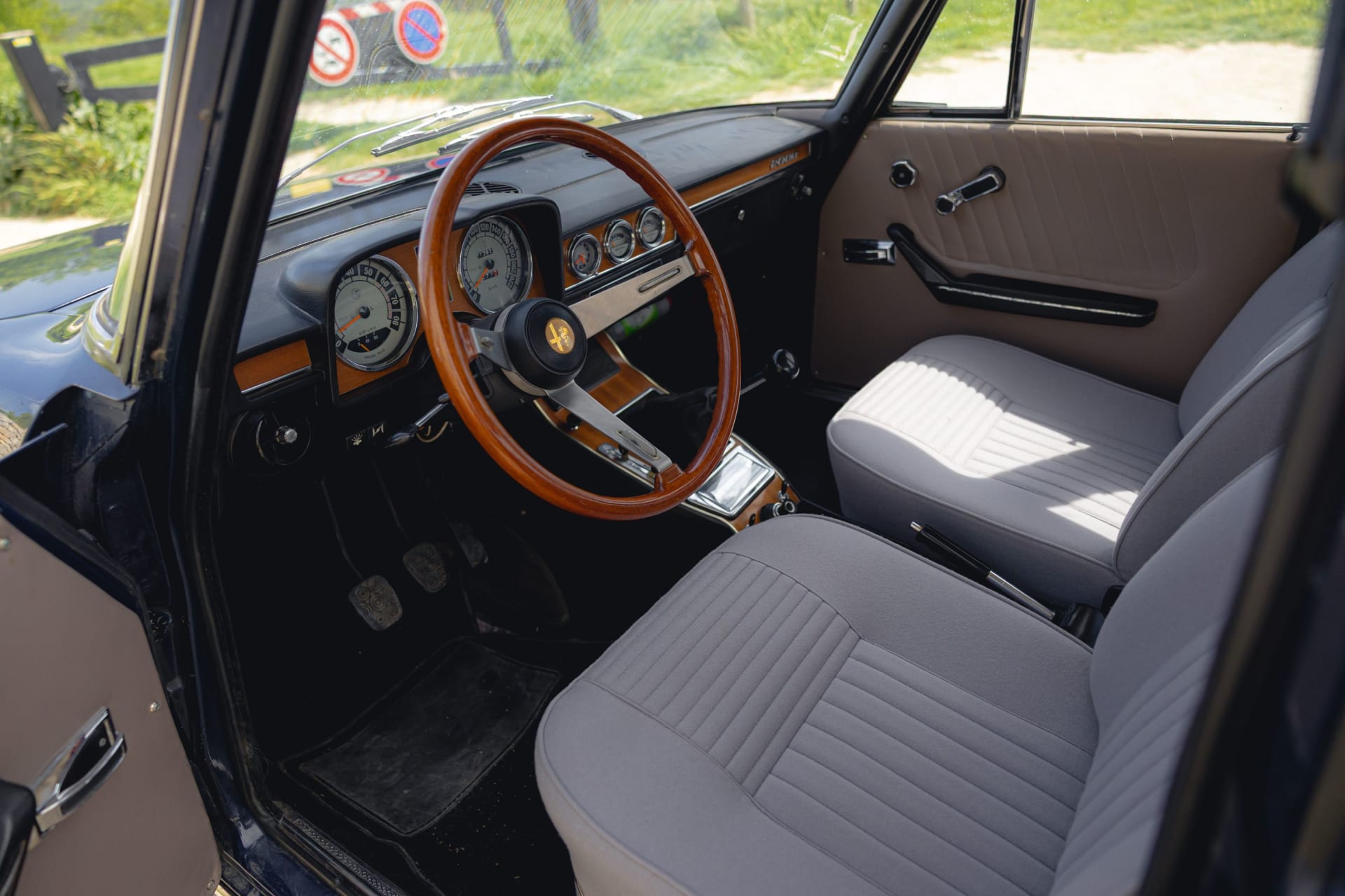 Alfa Romeo 2000 Berlina Tipo 105
