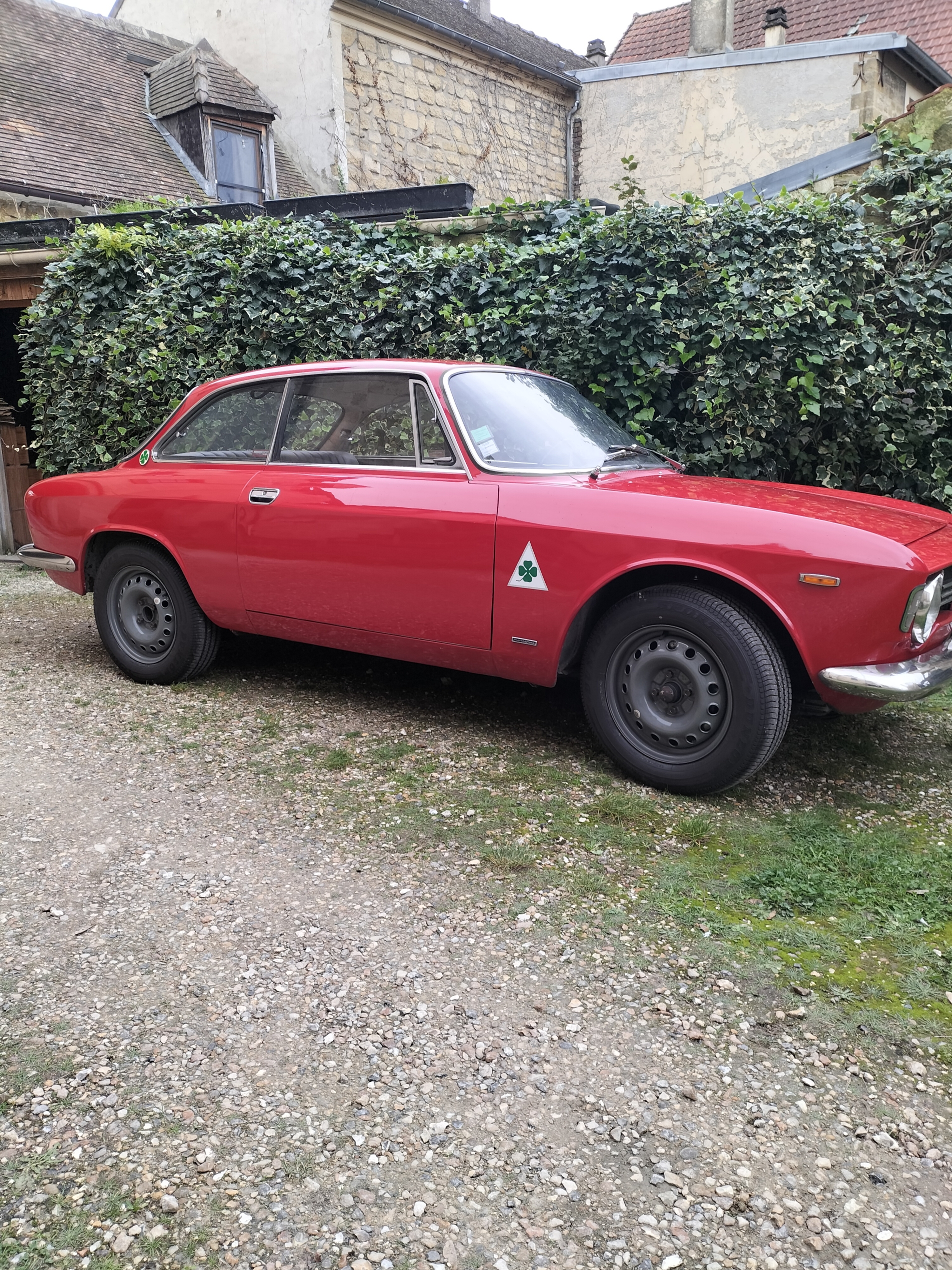 Photo ALFA ROMEO Giulia sprint gt veloce bertone 1967