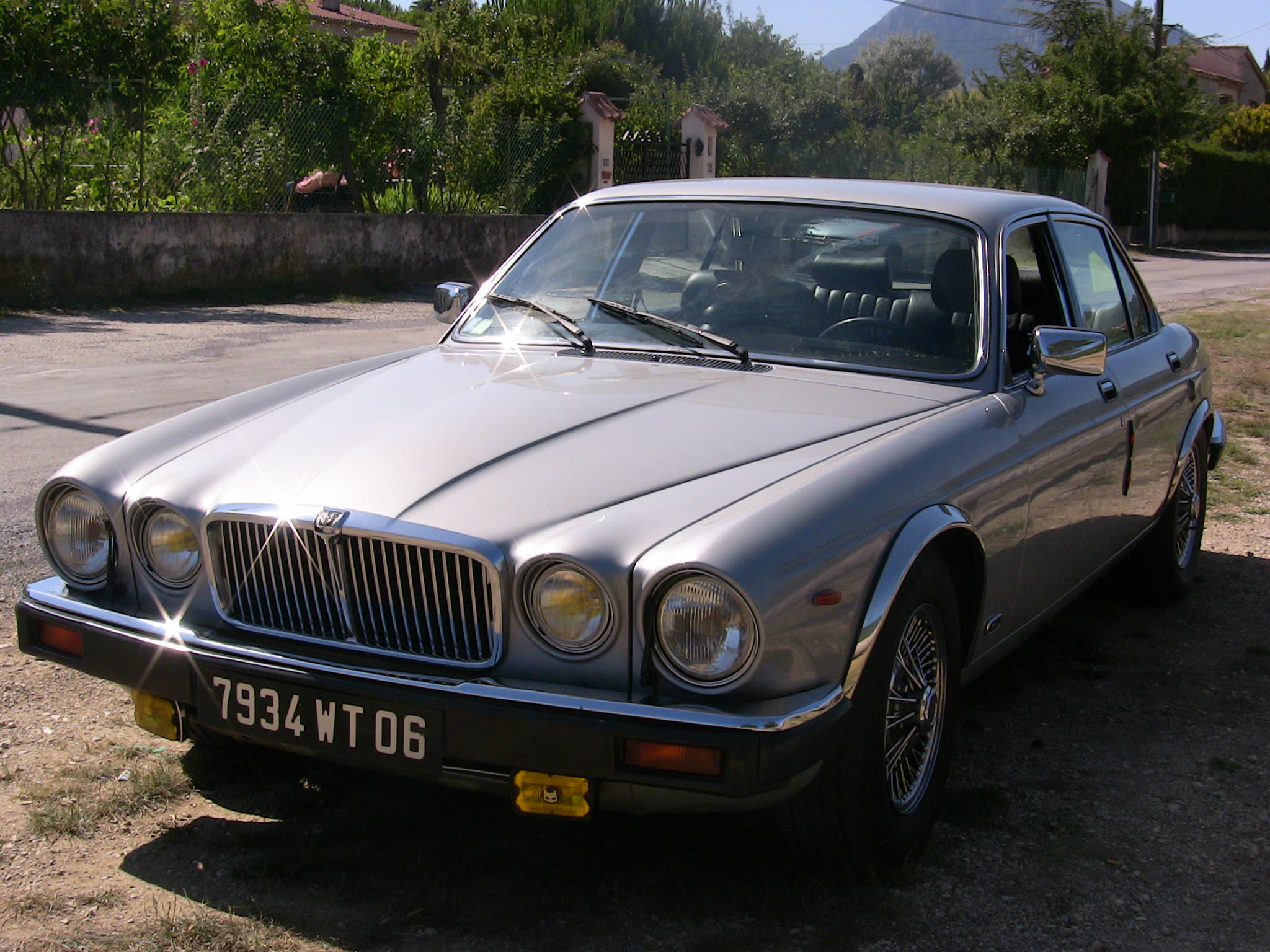 JAGUAR Xj12 Series 3 Sovereign 1983 occasion extérieur (2)