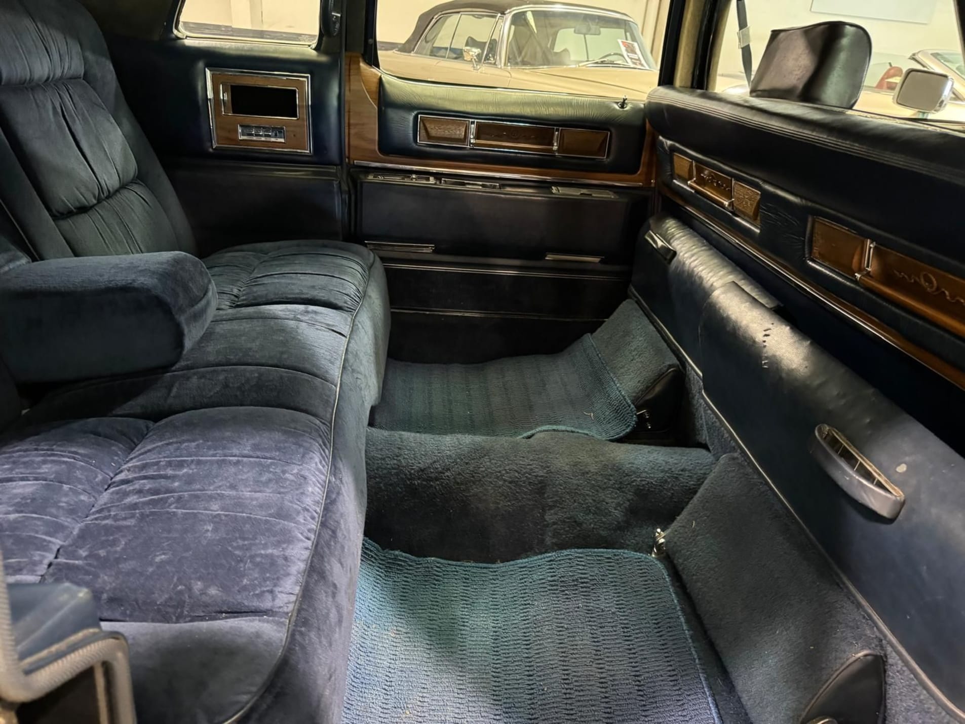 CADILLAC Fleetwood eldorado 7th generation 1975