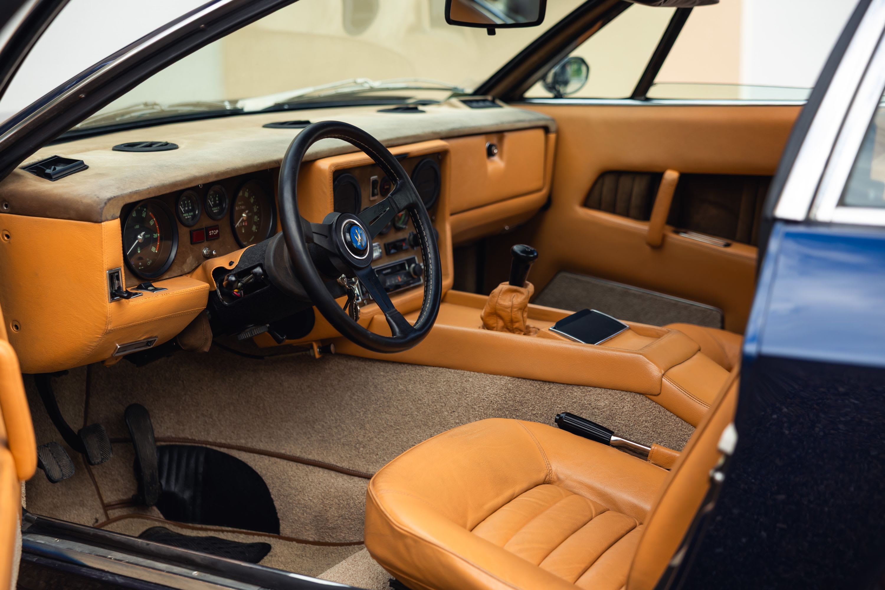 MASERATI Khamsin Série 1 1975 used interior (1)