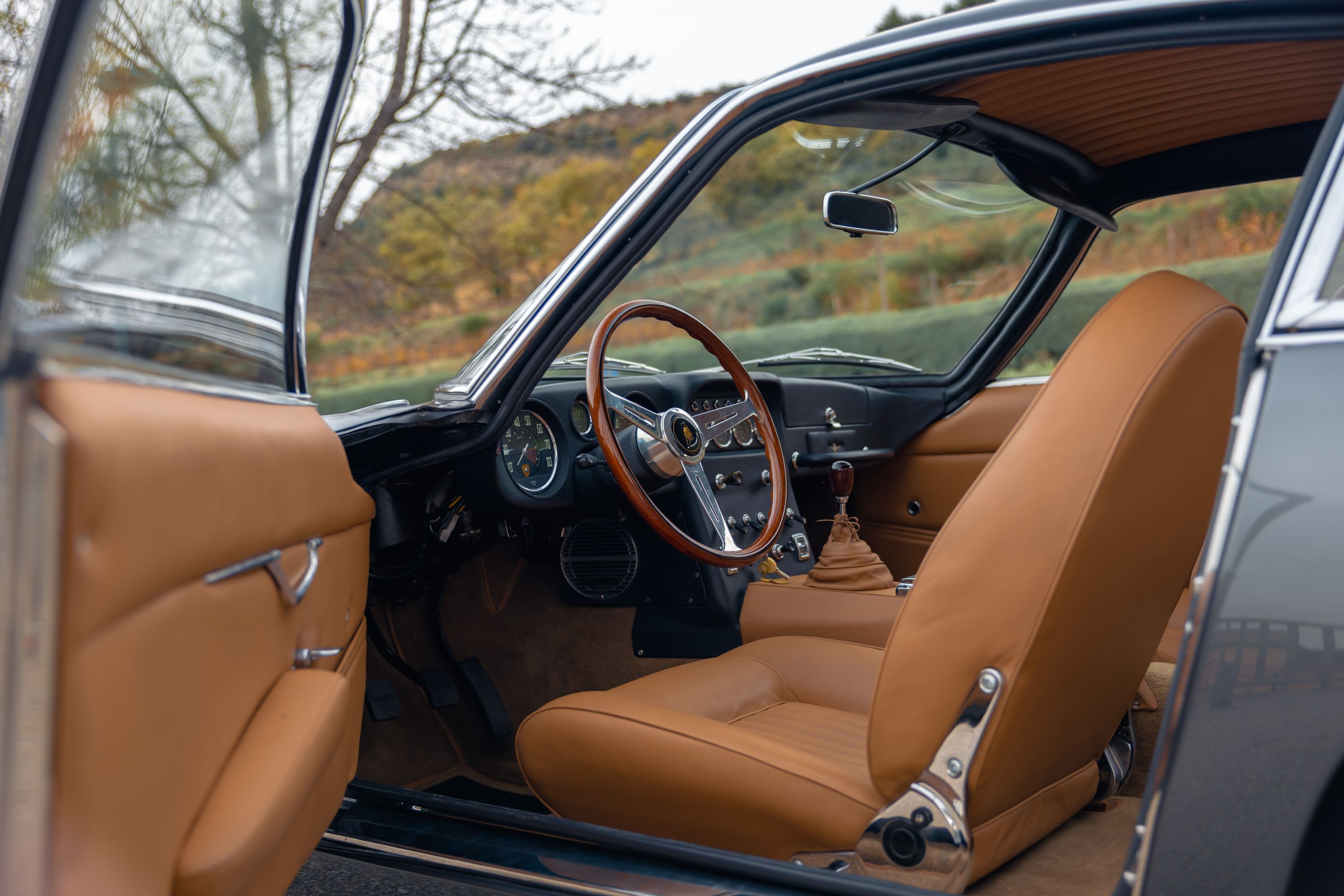 LAMBORGHINI 350 Gt Interim 1966 used interior (1)
